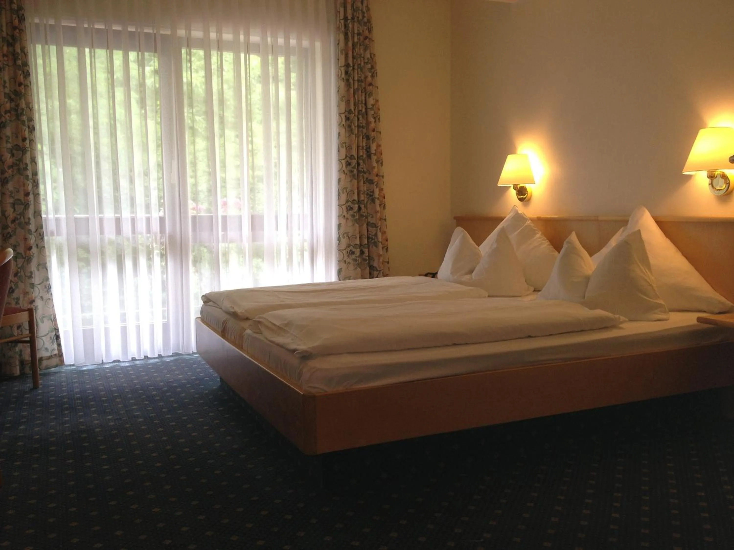 Photo of the whole room, Bed in Hohenzollern