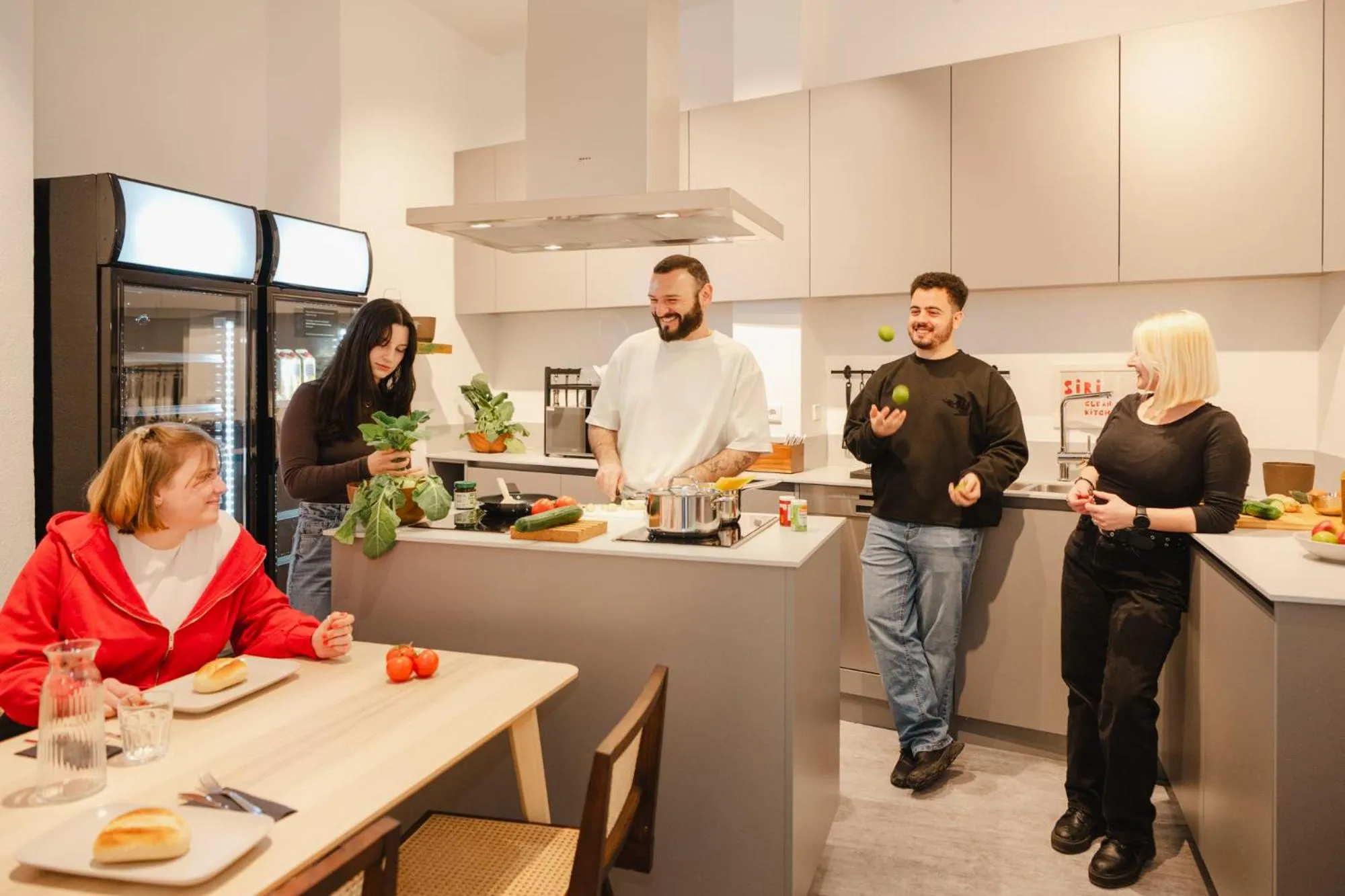 Communal kitchen in Wombat's City Hostel Leipzig