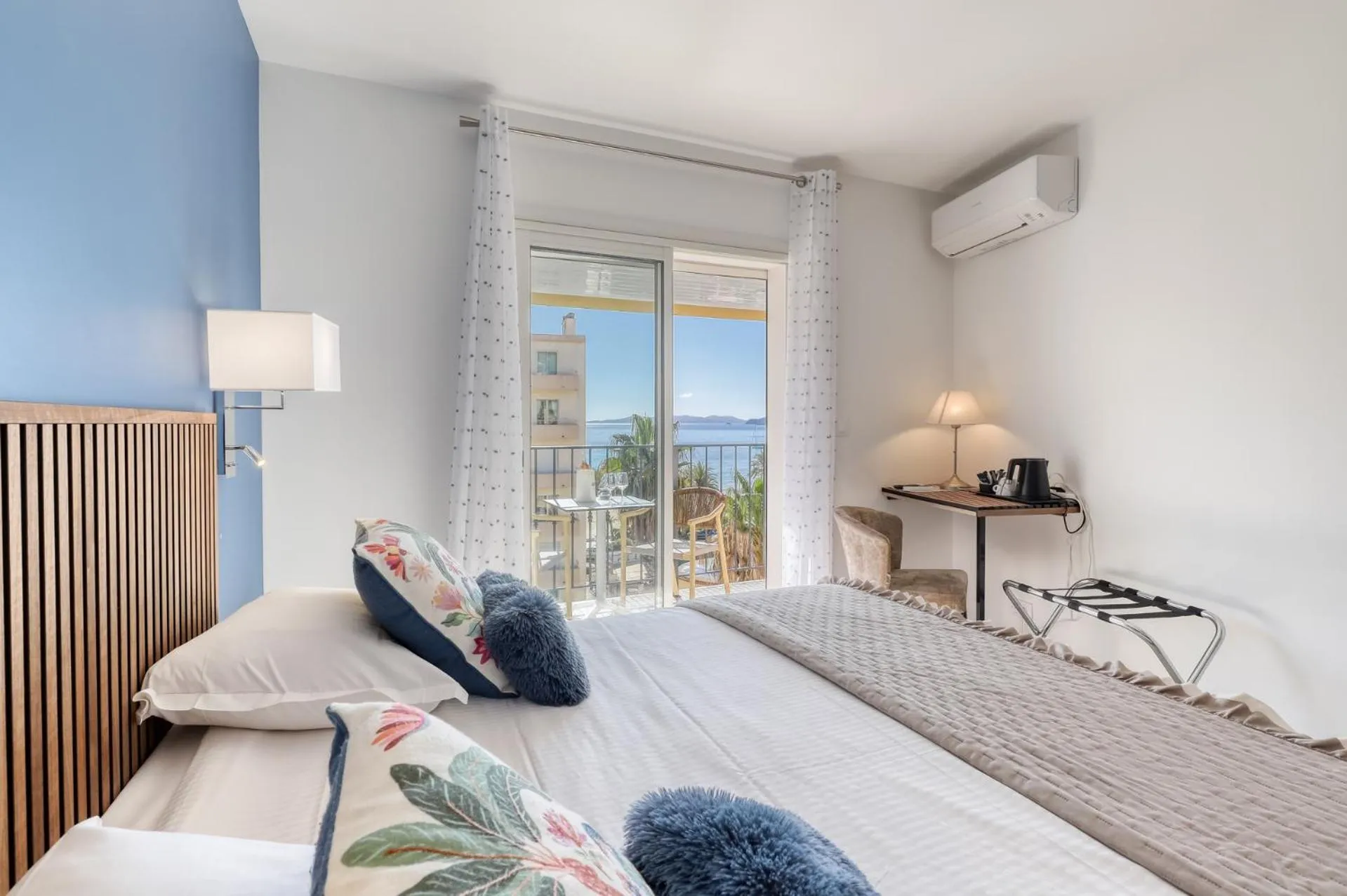 Bed in Anglade Hotel