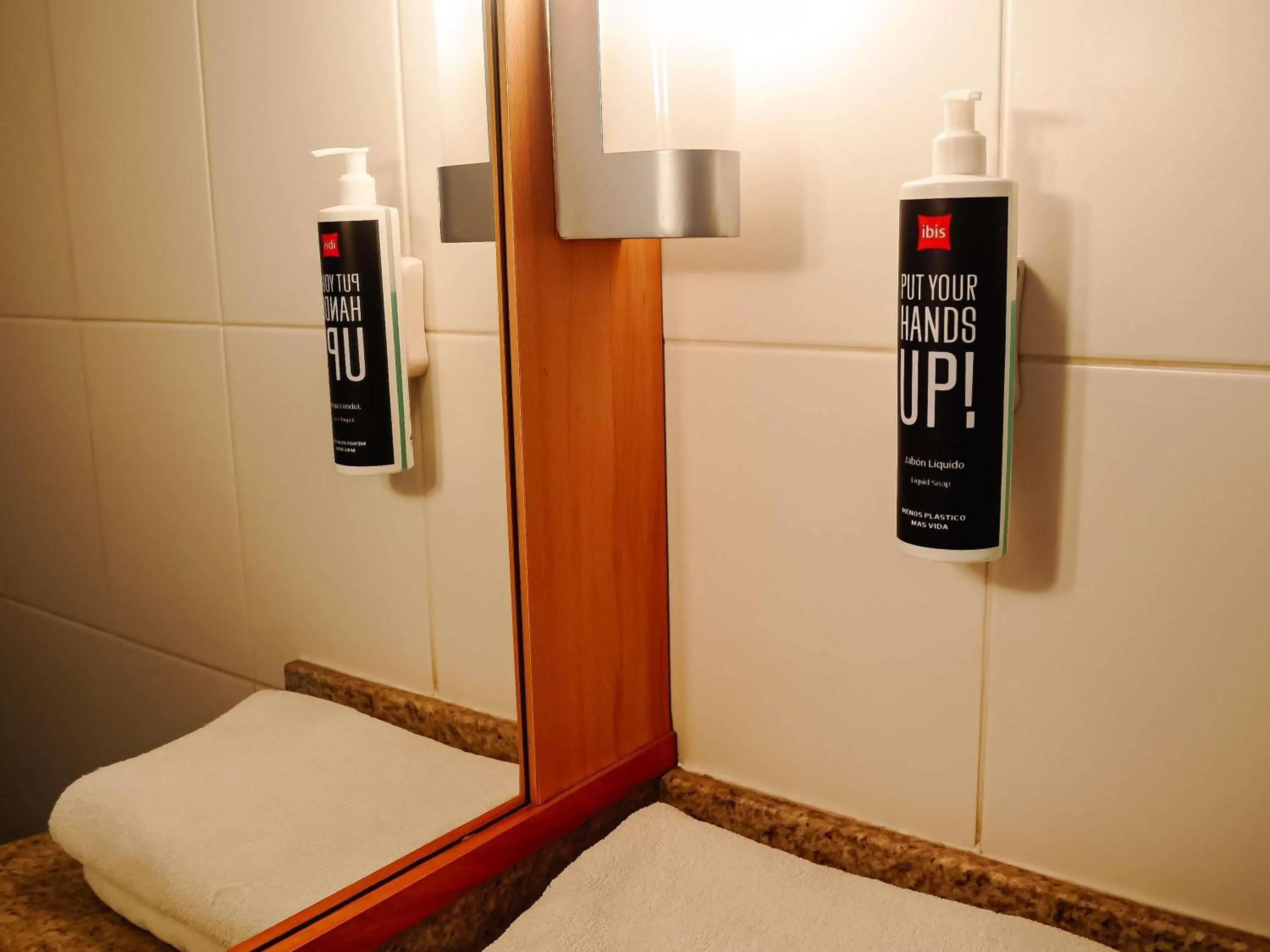 Bedroom, Bed in ibis Santiago Providencia