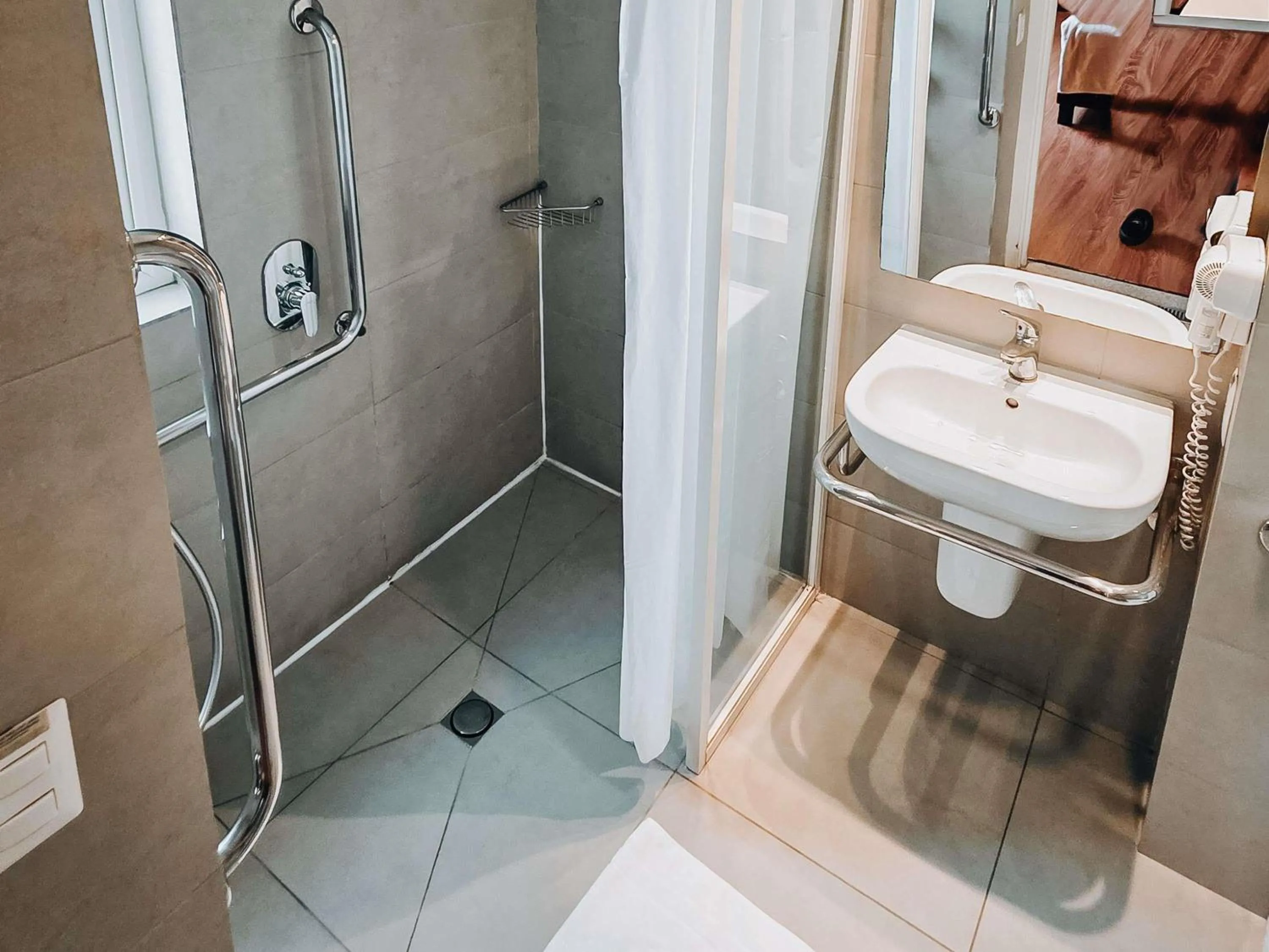 Bedroom in ibis Santiago Providencia