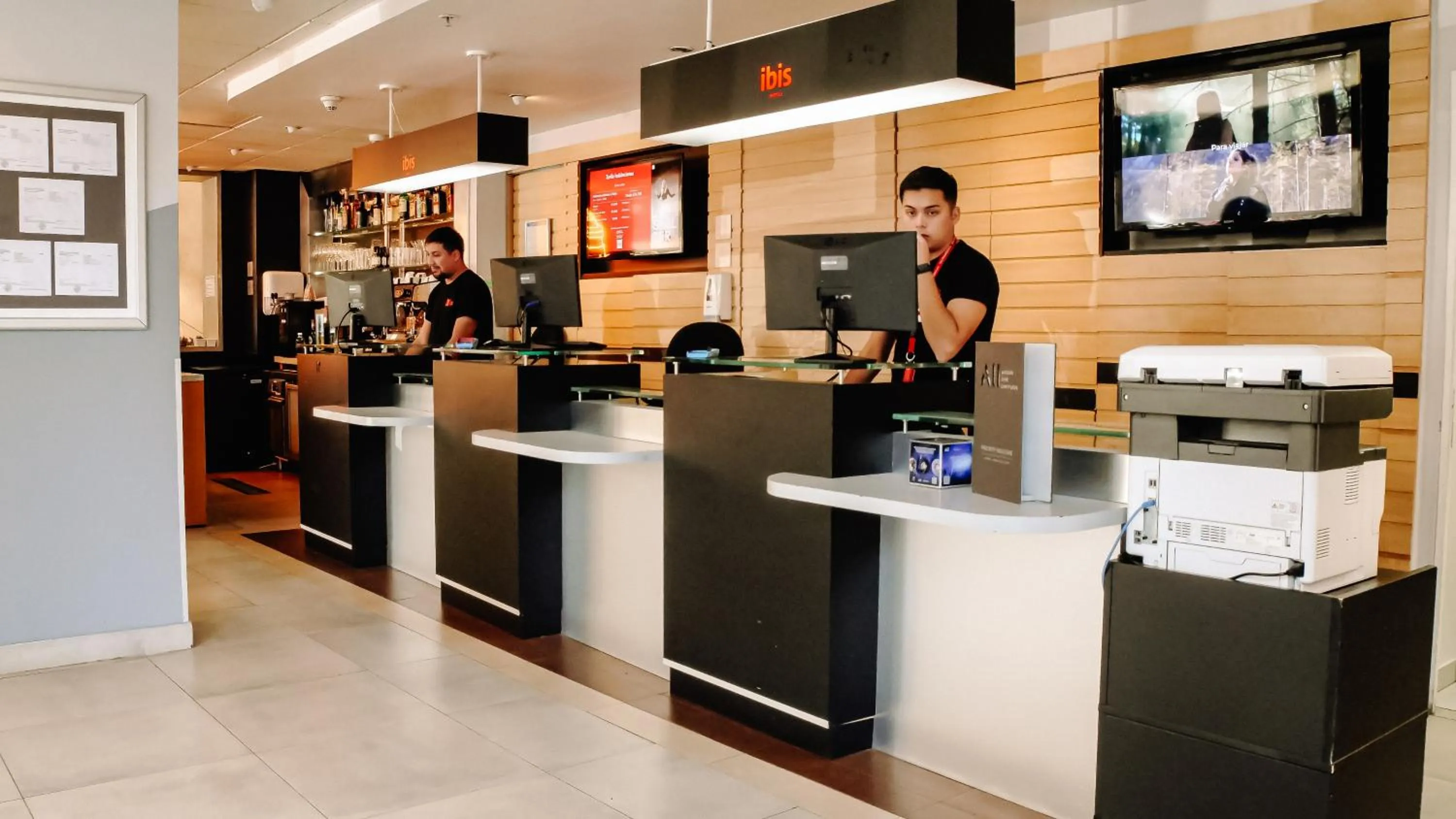 Lobby or reception in ibis Santiago Providencia