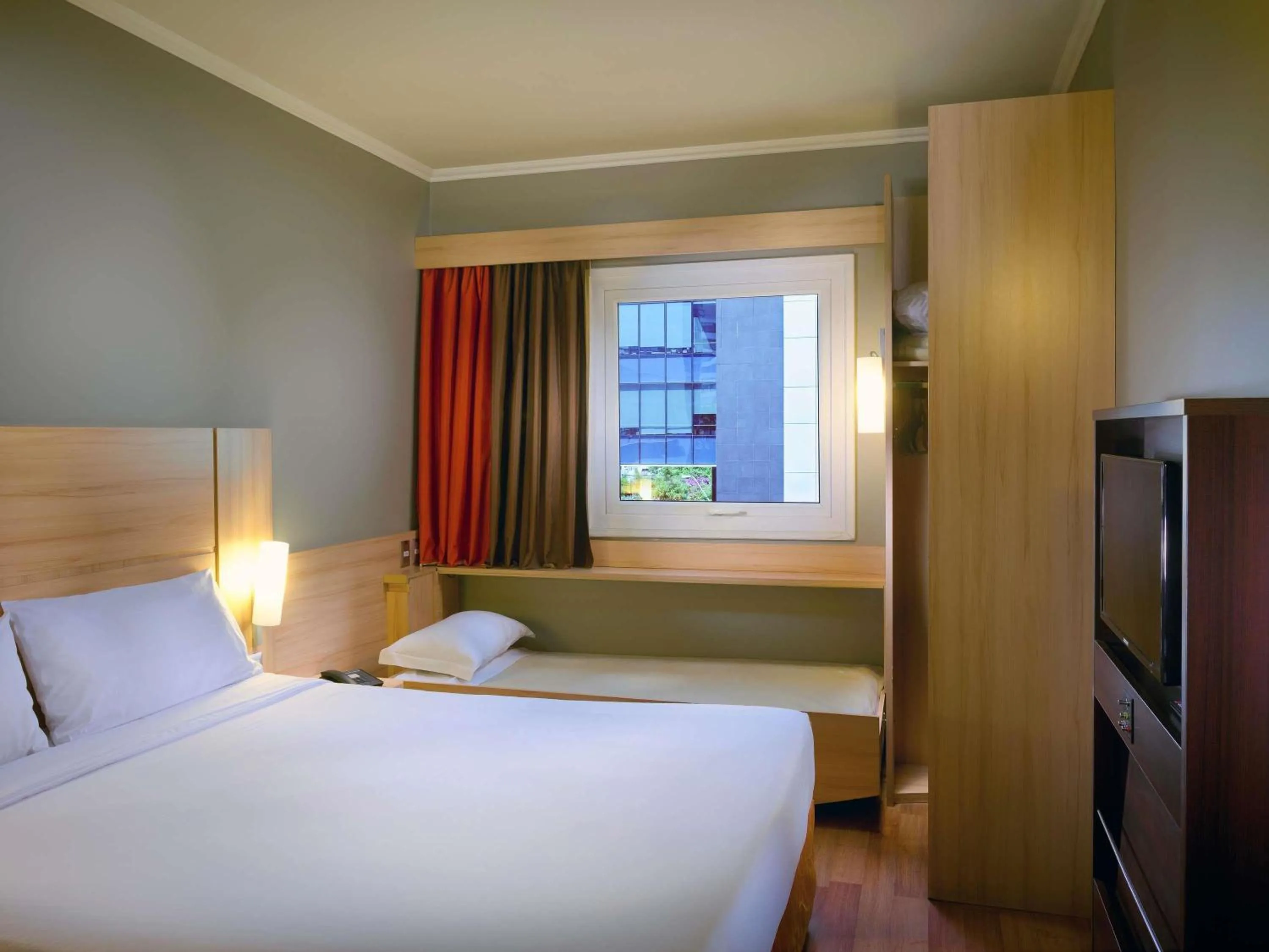 Bedroom, Bed in ibis Santiago Providencia