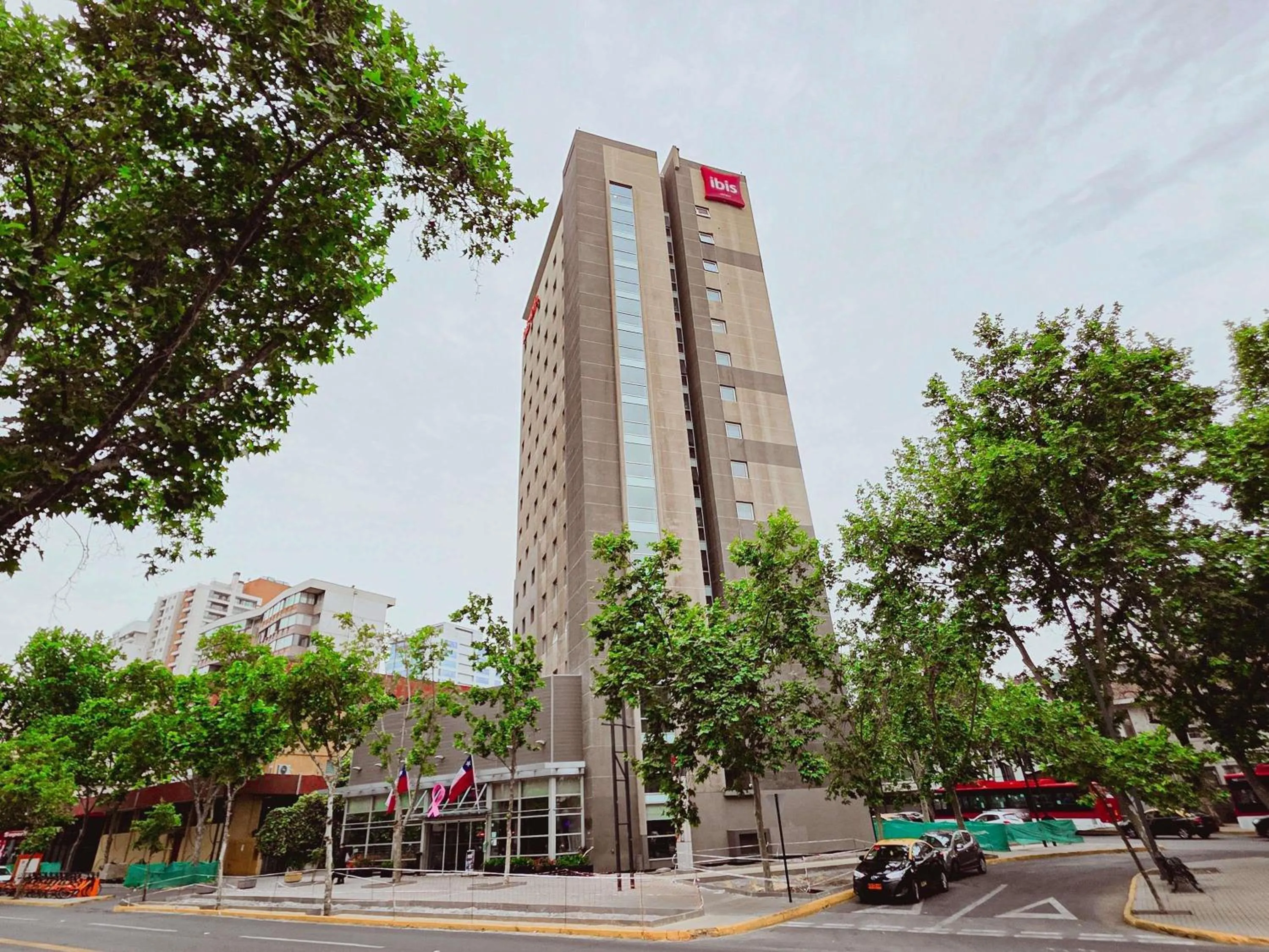 Property building in ibis Santiago Providencia