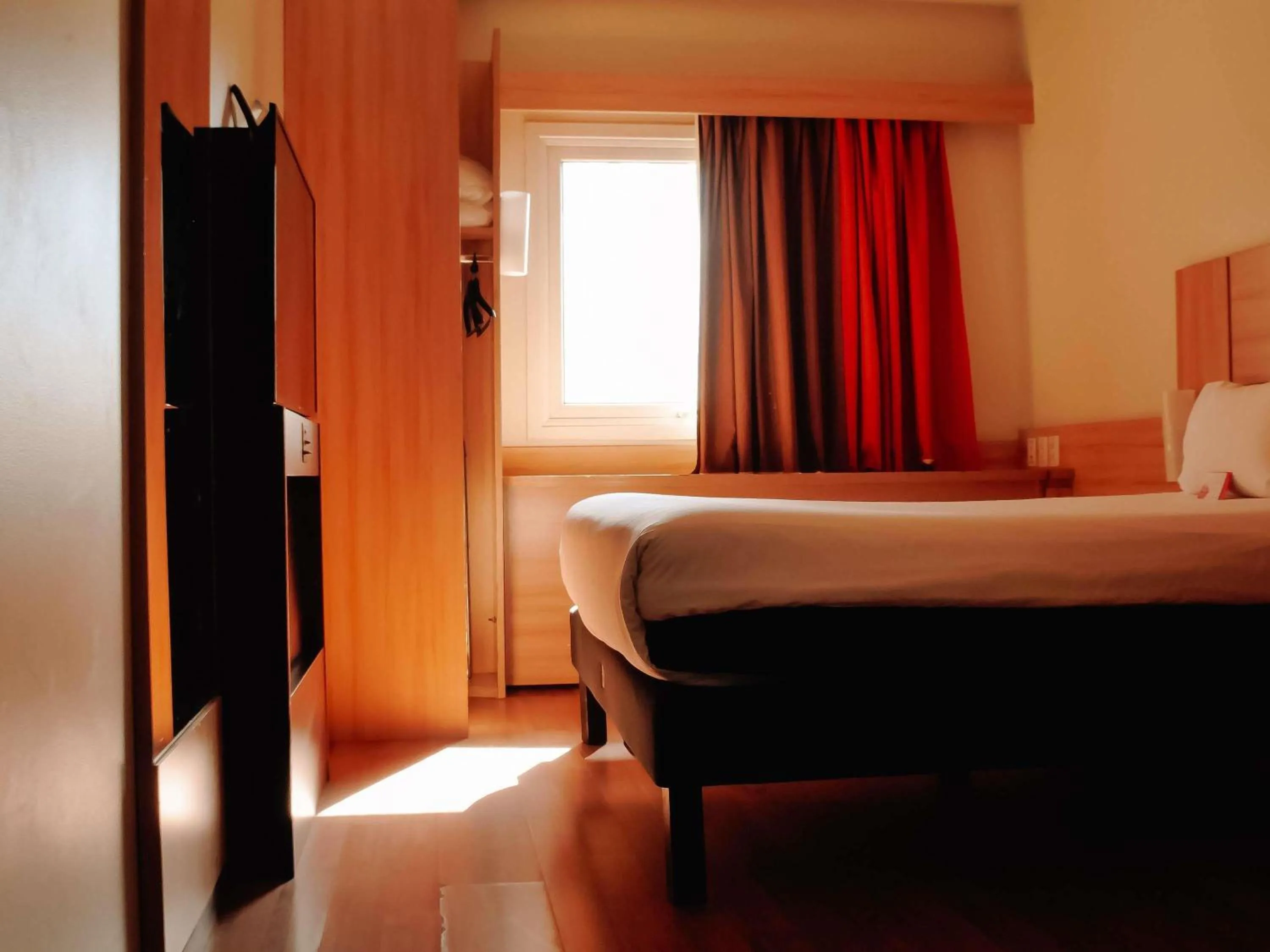 Bedroom, Bed in ibis Santiago Providencia