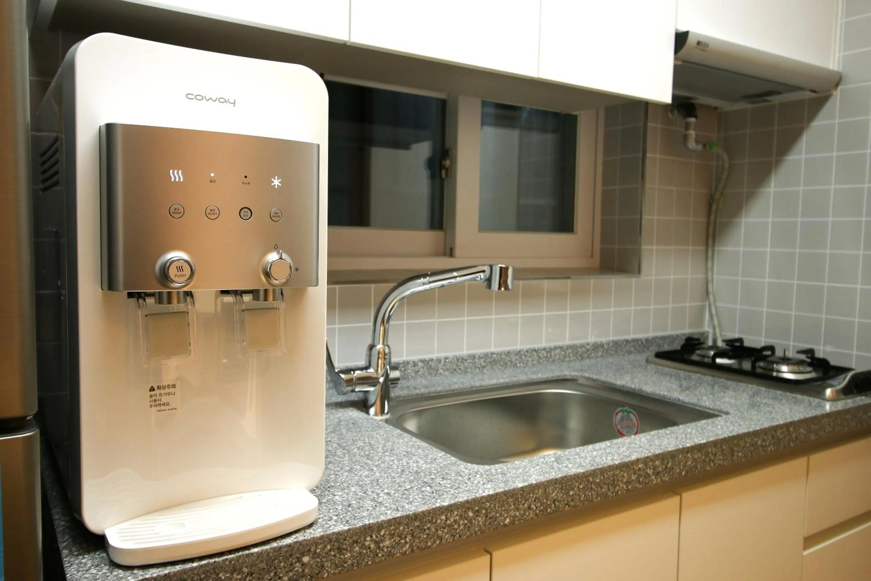 Kitchen or kitchenette in Heima Guesthouse Hongdae