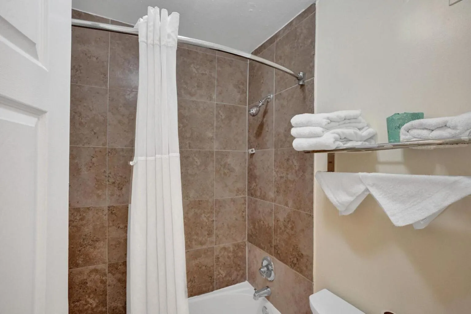 Shower in Fort Lauderdale Grand Hotel