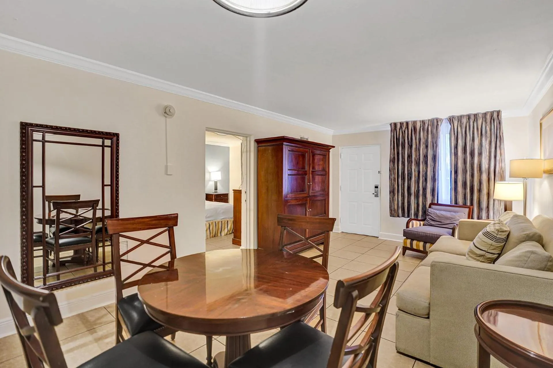 Living room in Fort Lauderdale Grand Hotel