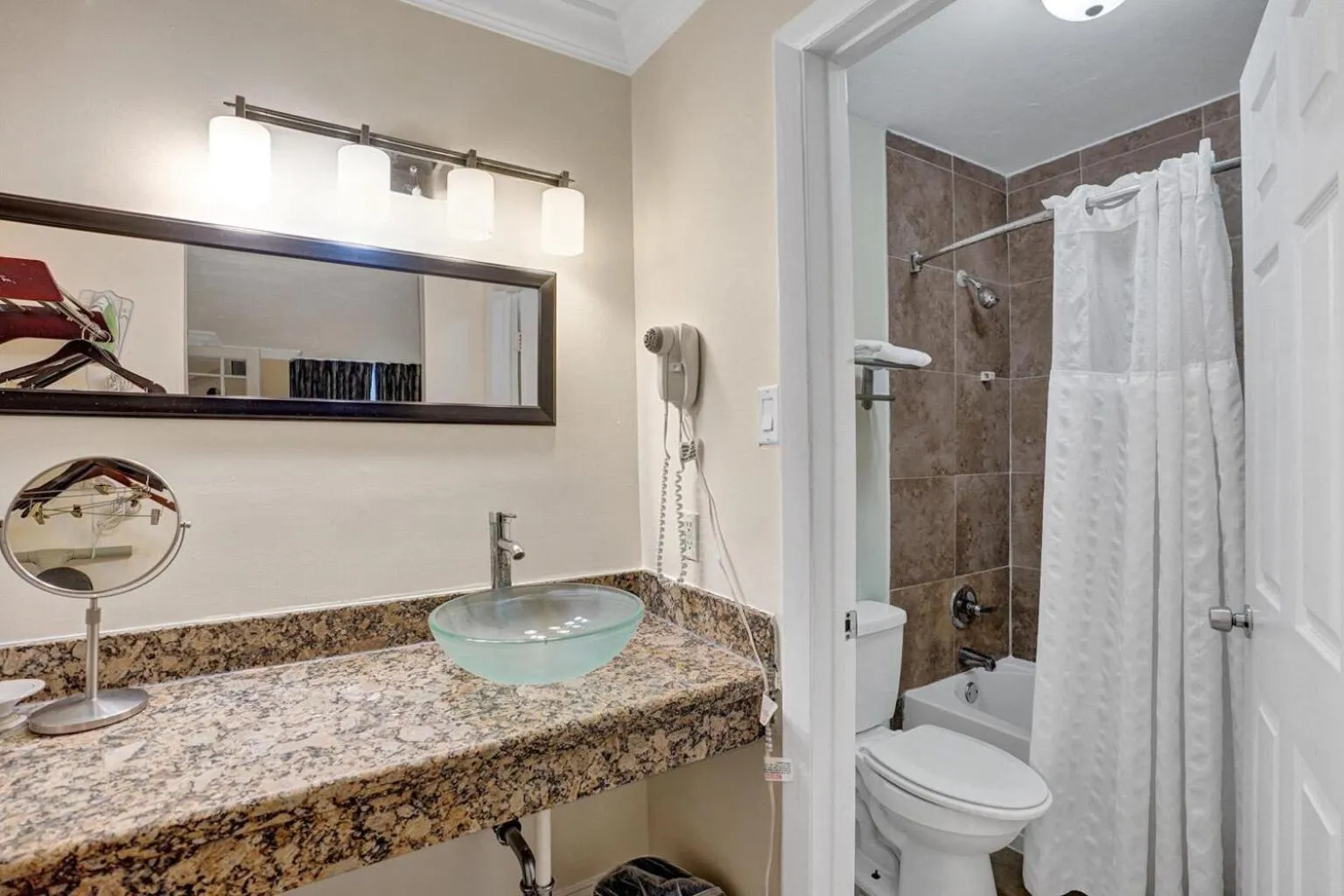 Bathroom in Fort Lauderdale Grand Hotel