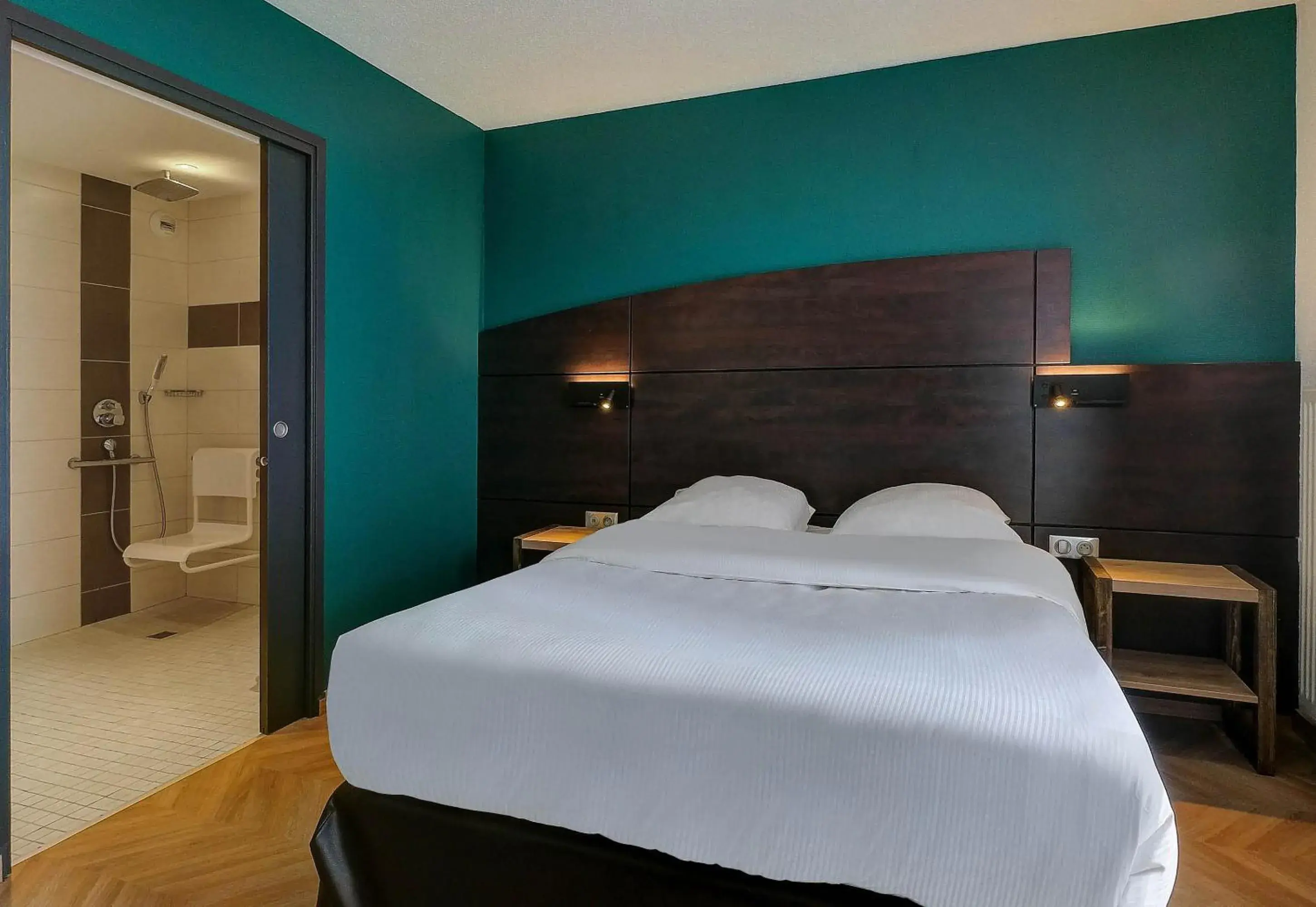 Double Room - Disability Access in B&B HOTEL Montbéliard-Sochaux Double Room - Disability Access in B&B HOTEL Montbéliard-Sochaux