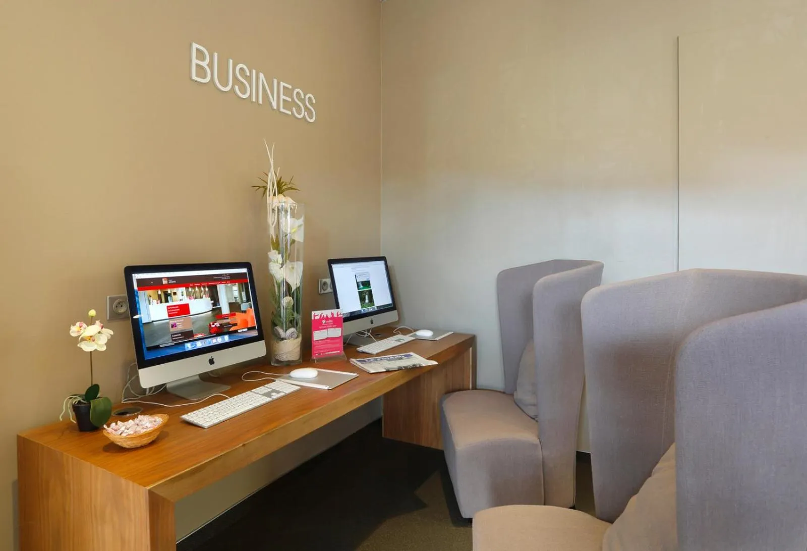 Business facilities in The Originals Boutique, Hôtel Restaurant Arianis, Sochaux-Montbéliard