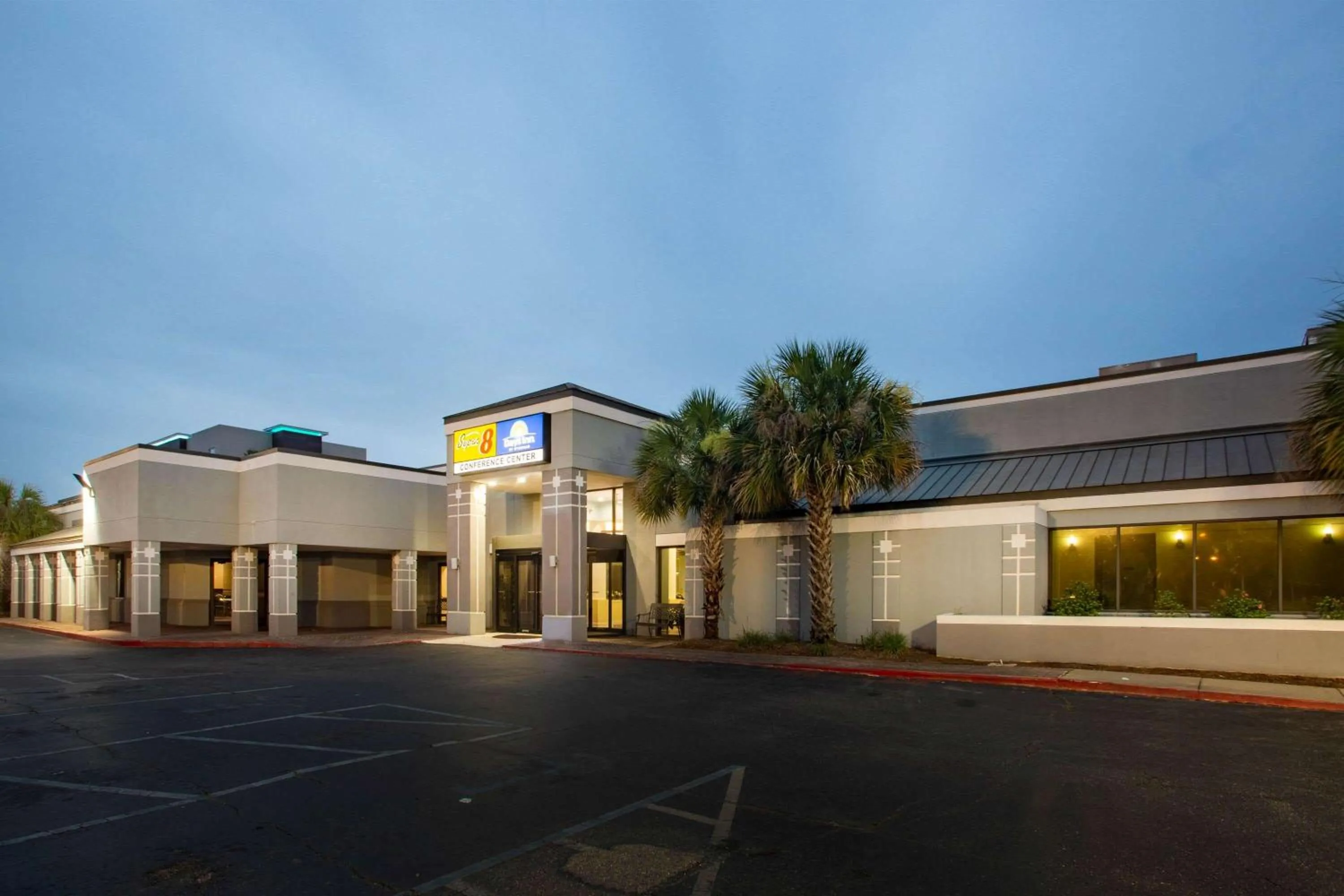 Property building in Super 8 by Wyndham Mobile I-65