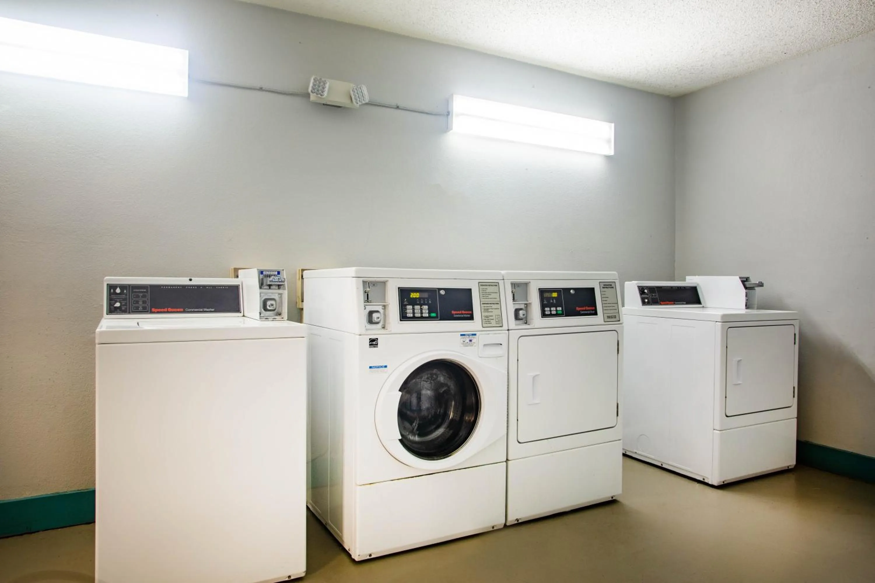 laundry in Super 8 by Wyndham Mobile I-65