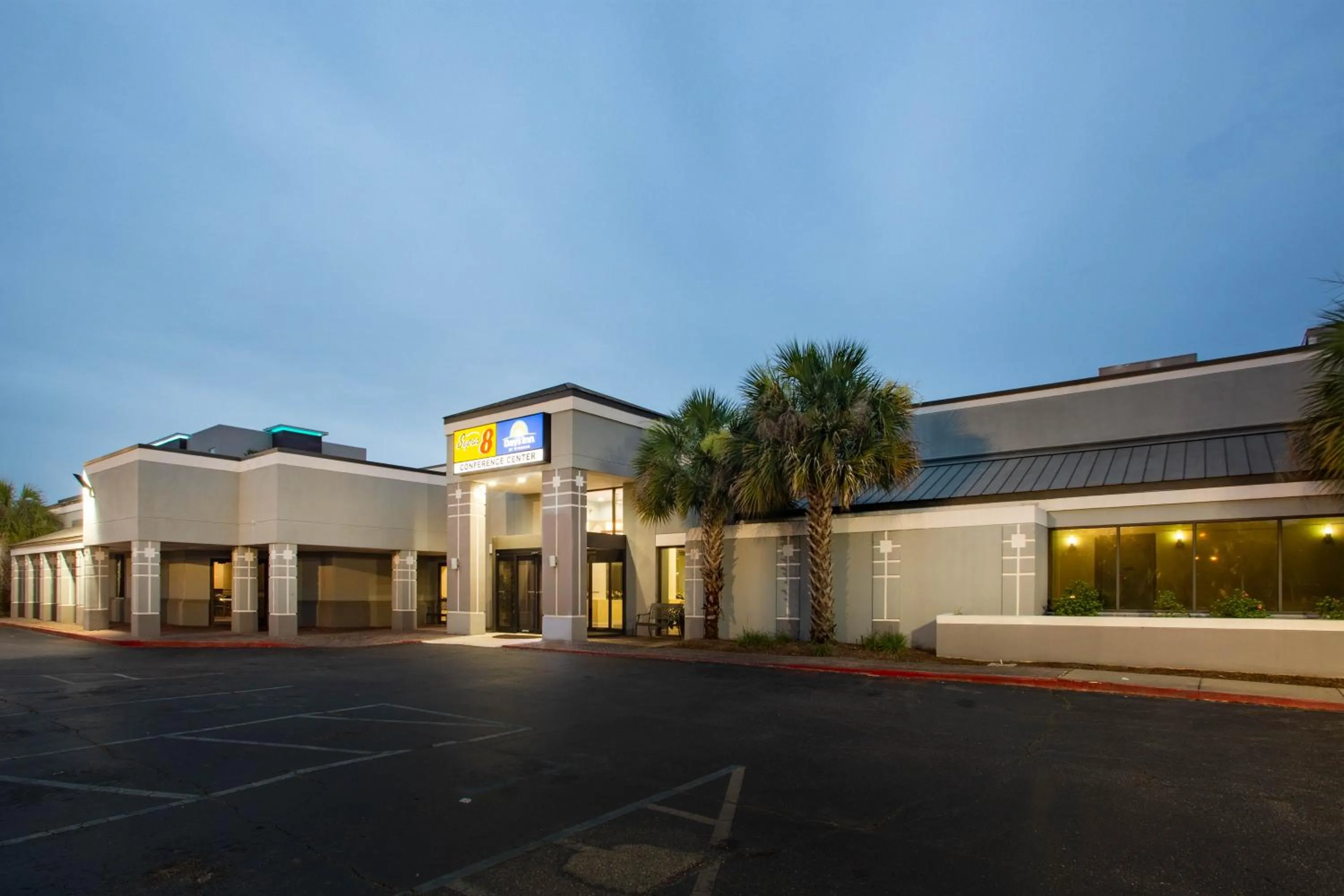 Property building in Super 8 by Wyndham Mobile I-65