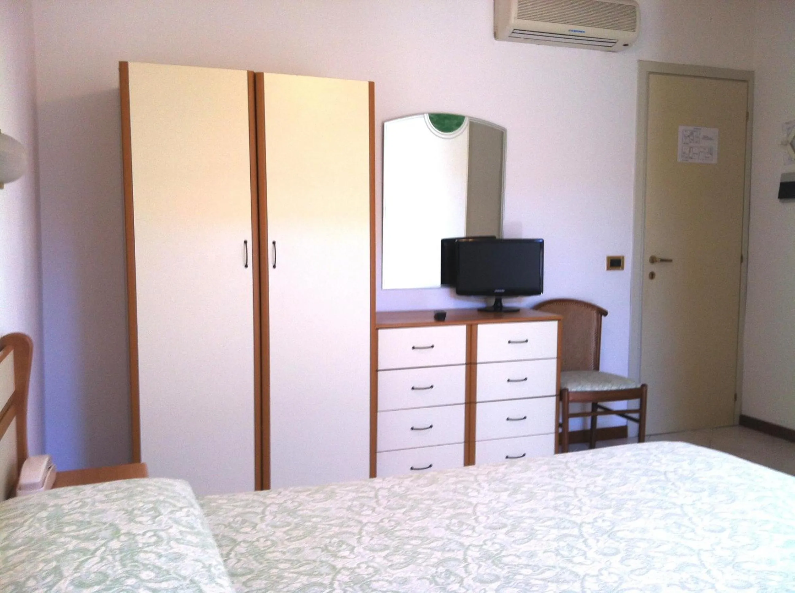 TV and multimedia, Bed in Hotel I 4 Assi