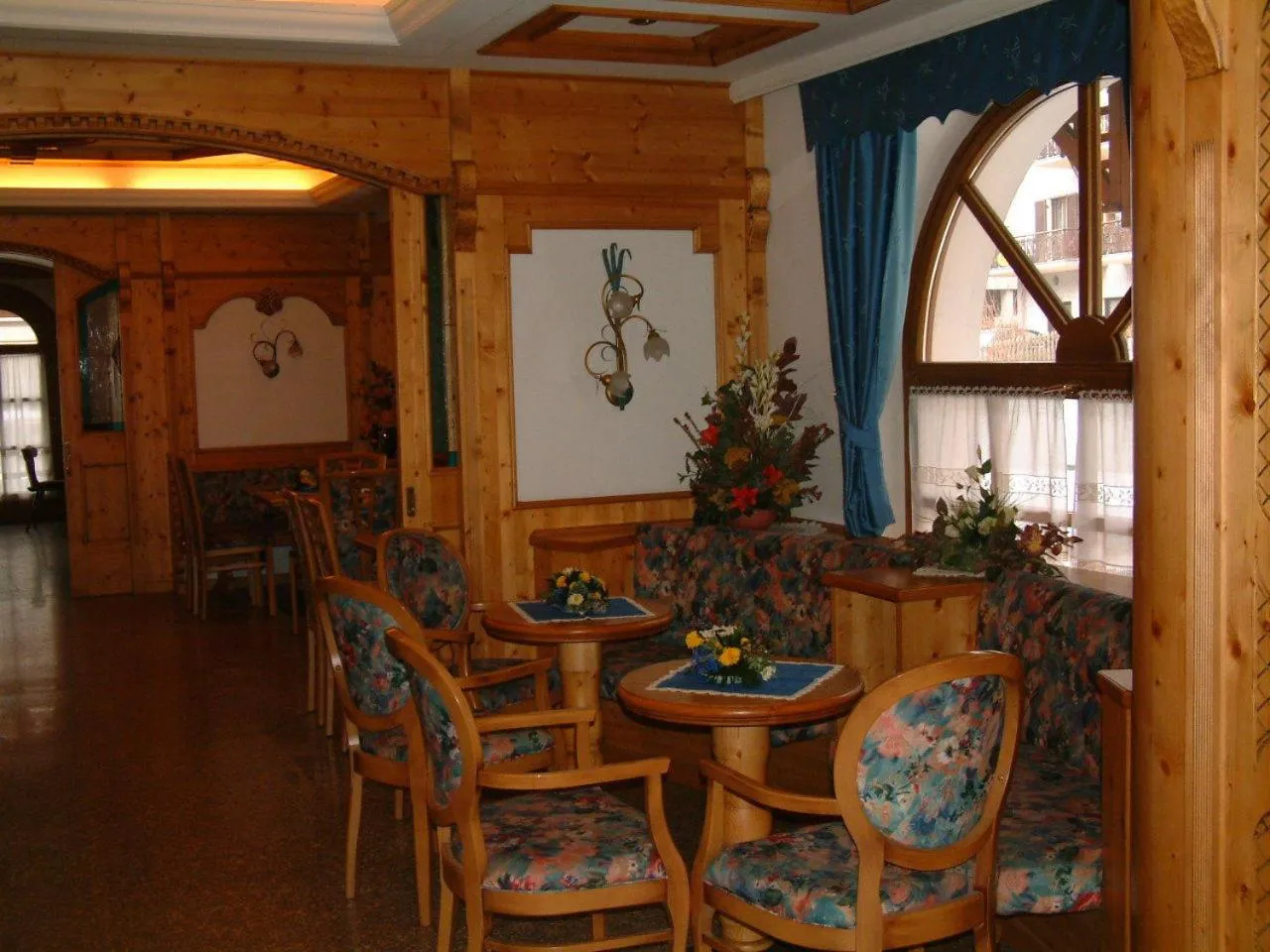 Restaurant/places to eat in Hotel Cova