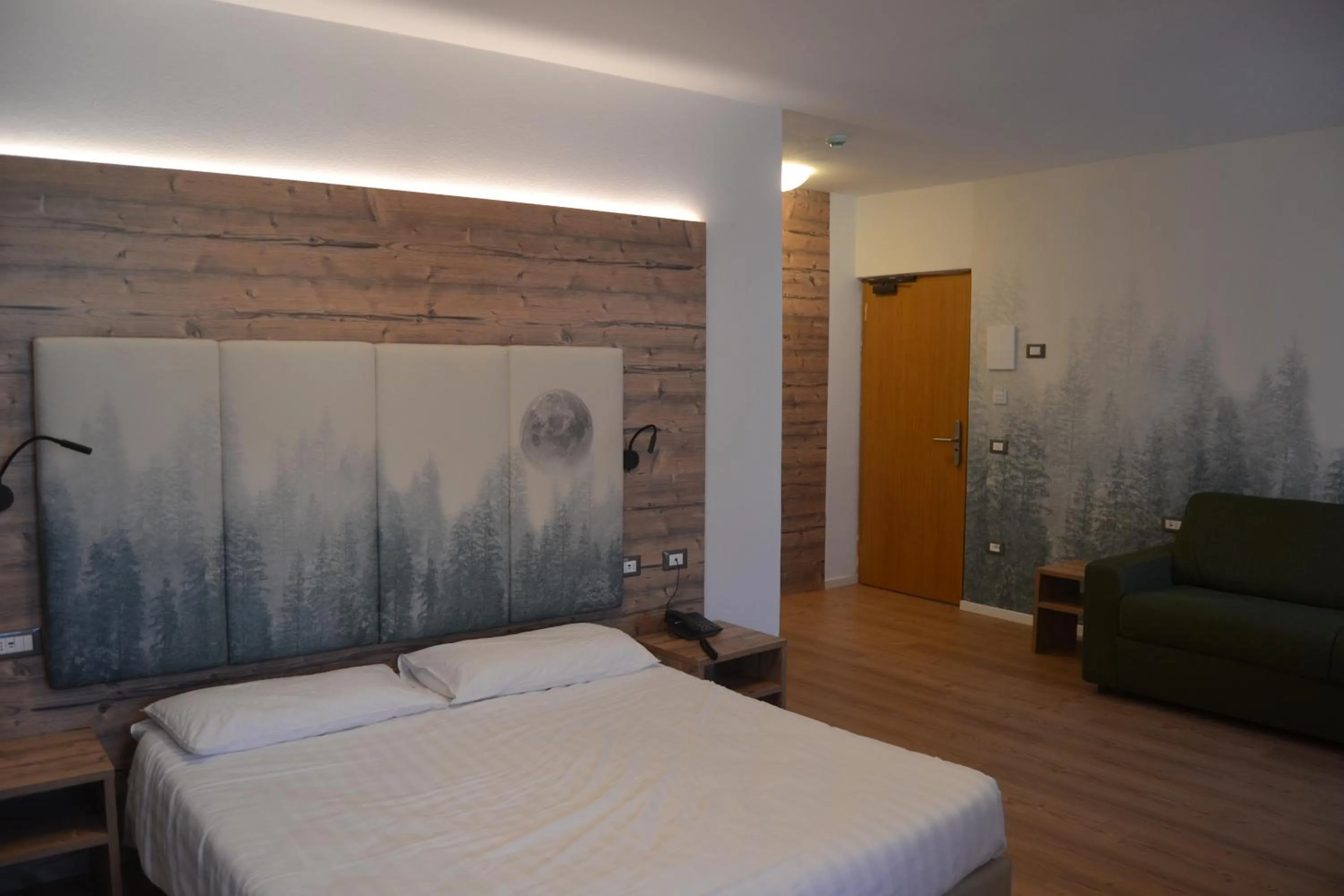 Bedroom, Bed in Hotel Cova