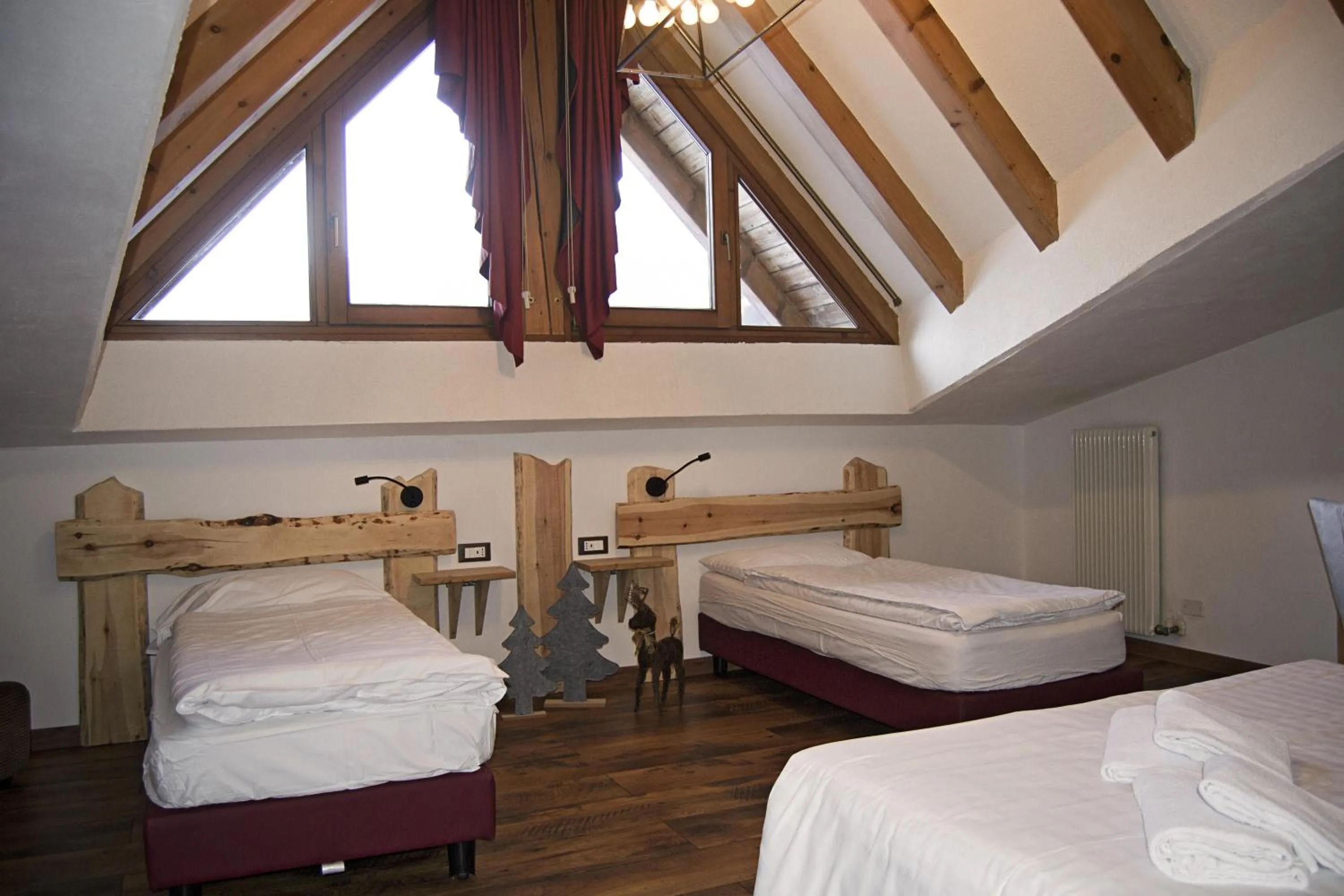 Bedroom, Bed in Hotel Cova