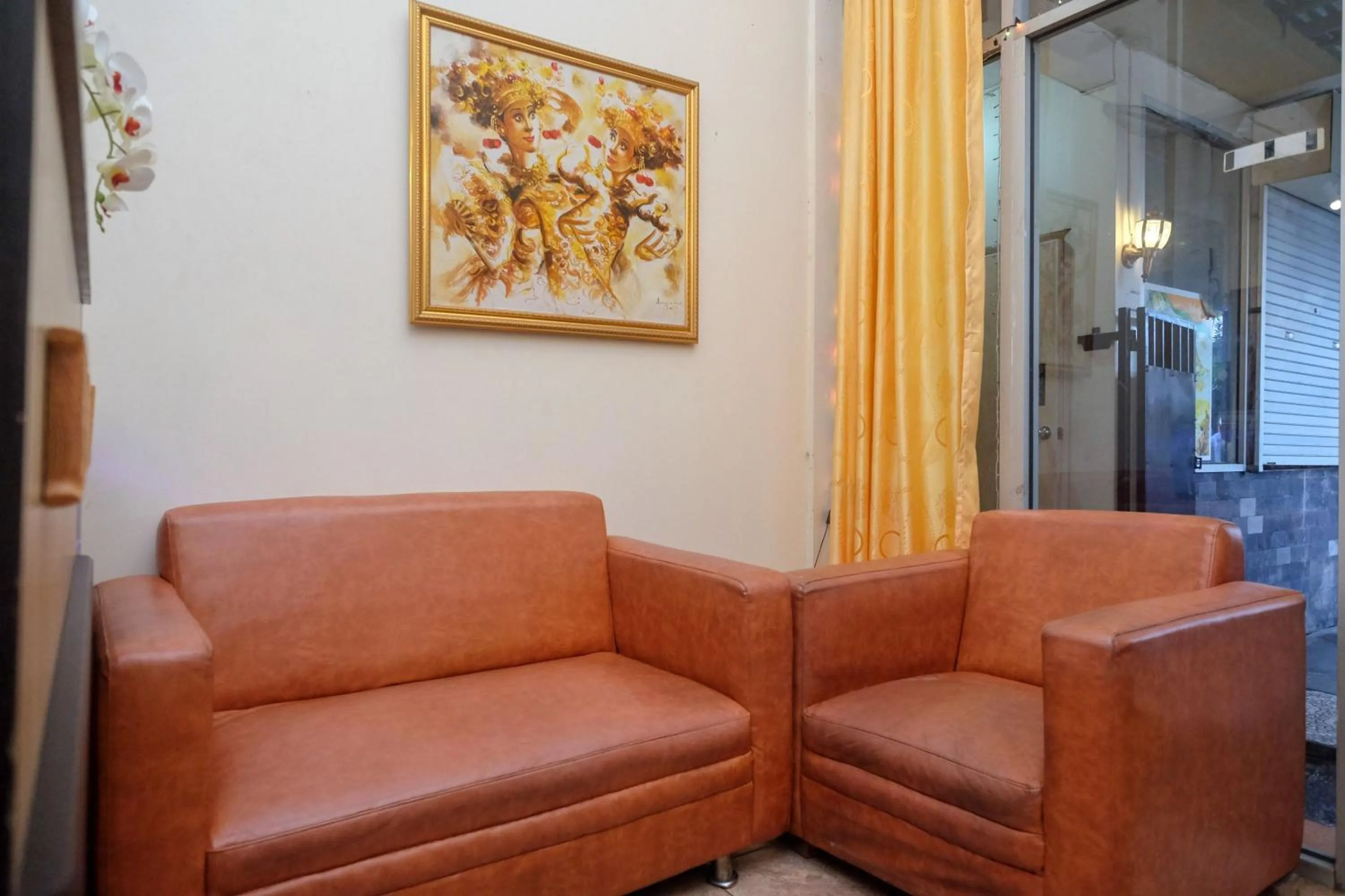 Living room in RedDoorz near Jalan Wolter Monginsidi Manado