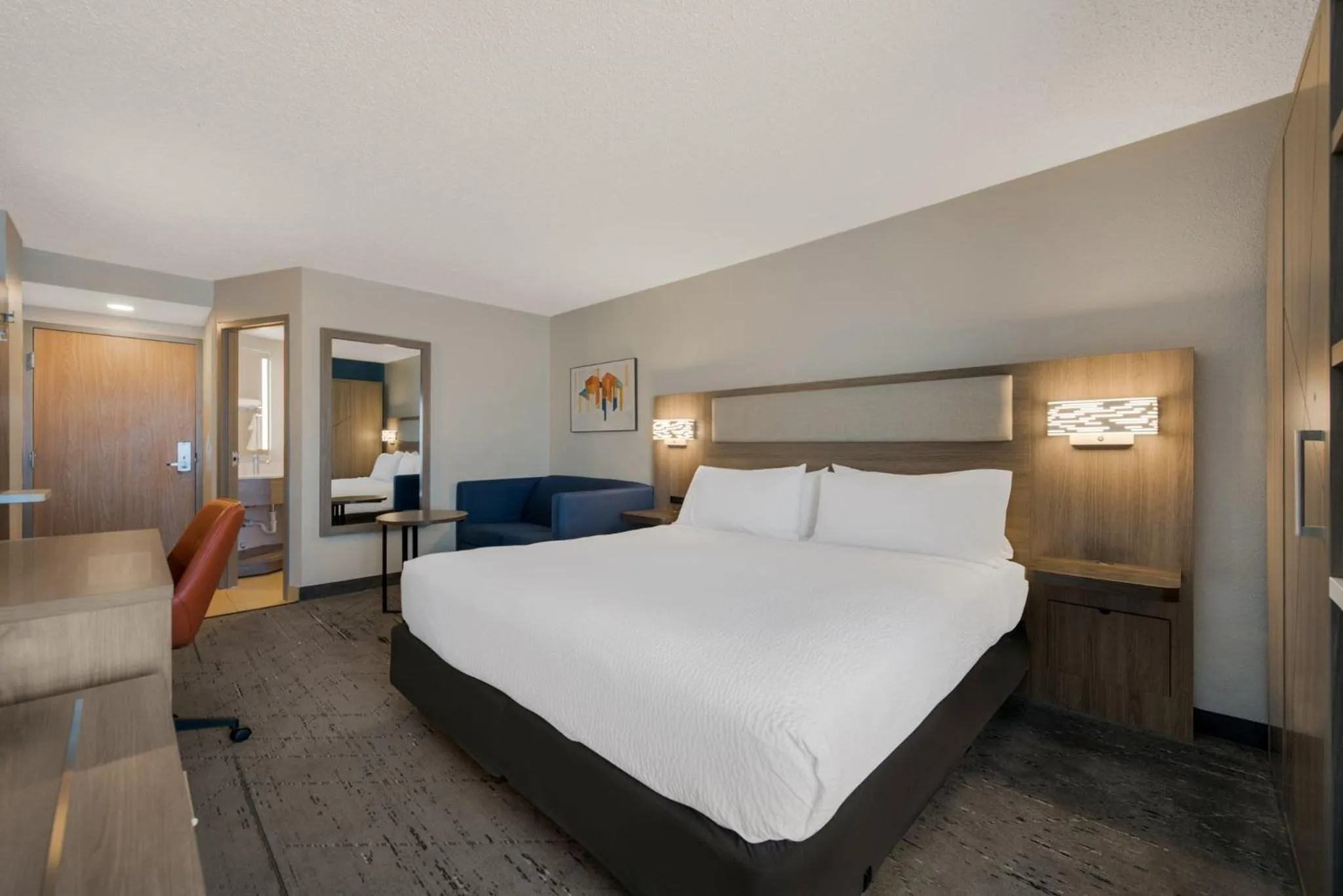 Photo of the whole room, Bed in Holiday Inn Express Hotels- Hampton by IHG