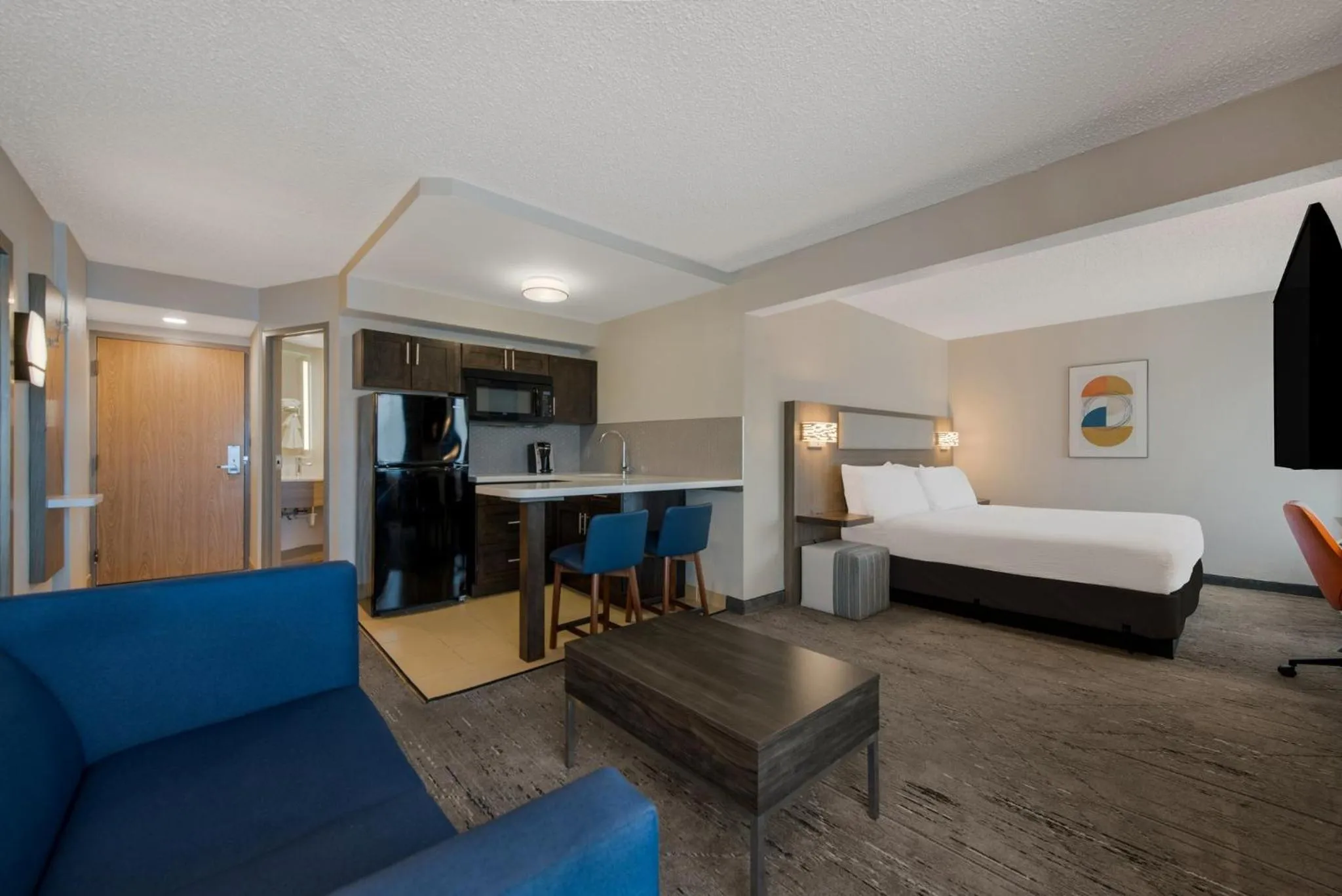 Photo of the whole room, Bed in Holiday Inn Express Hotels- Hampton by IHG