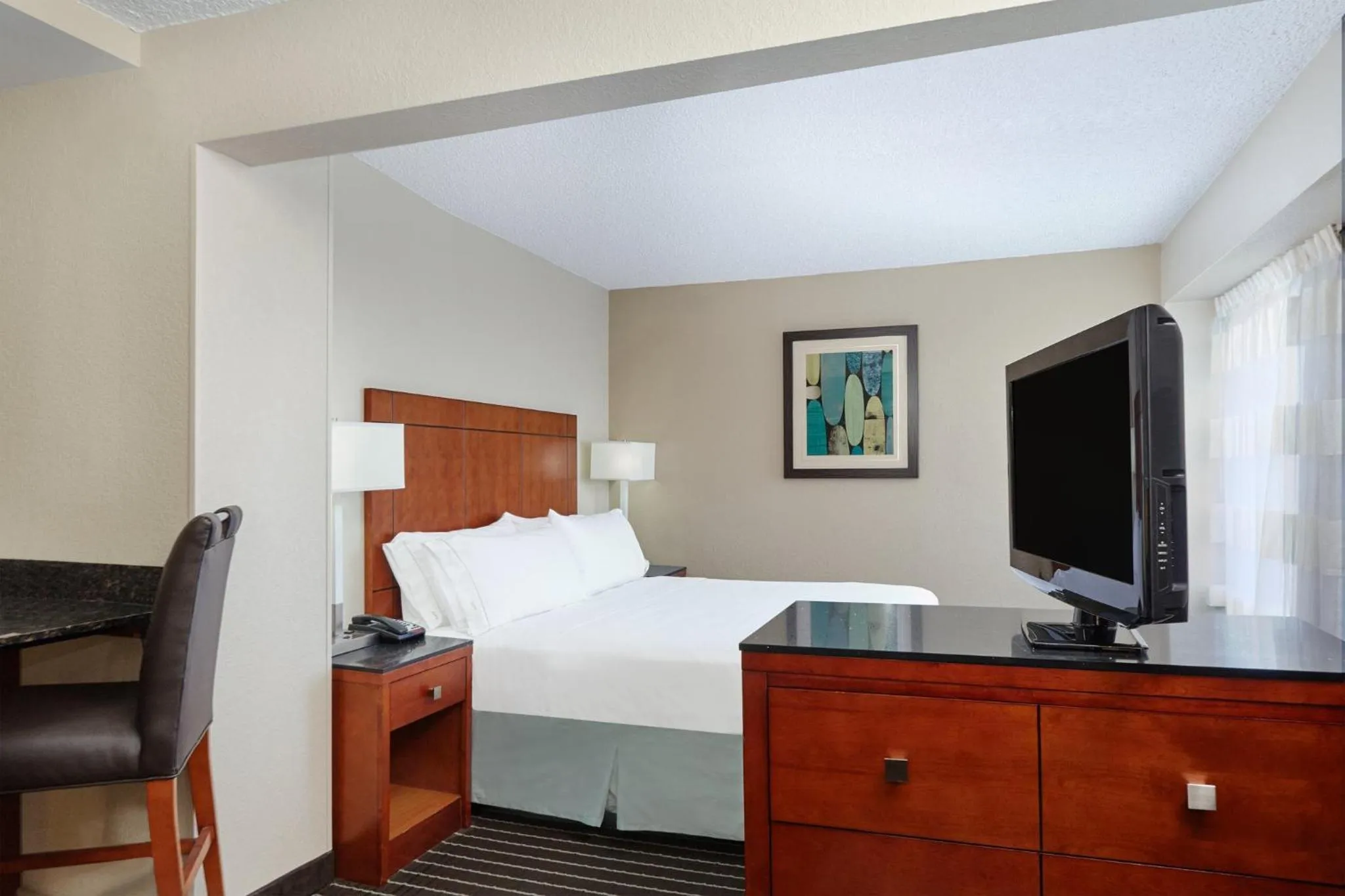 Photo of the whole room, Bed in Holiday Inn Express Hotels- Hampton by IHG