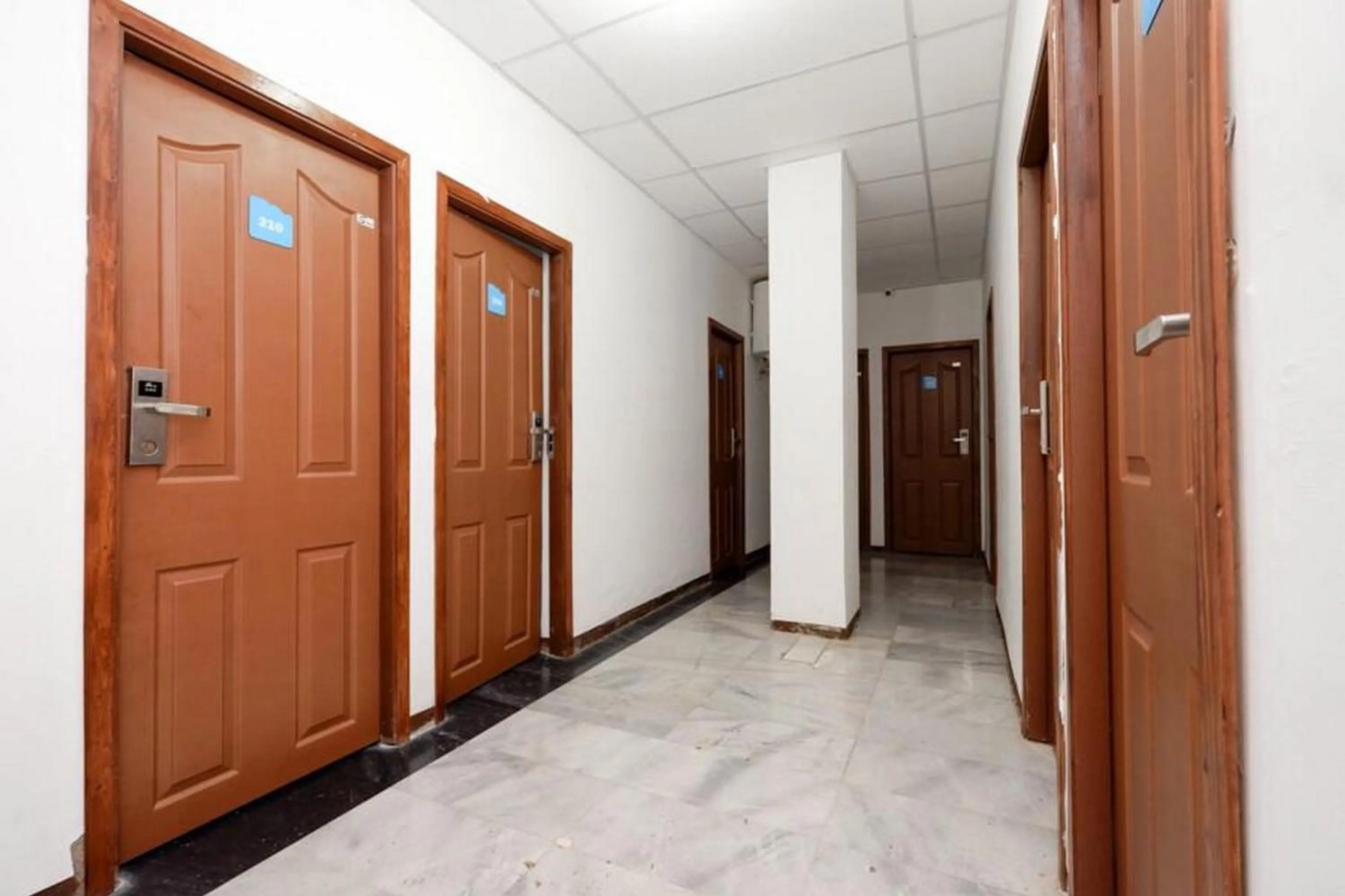Property building in RedDoorz Near Kota Lama Semarang