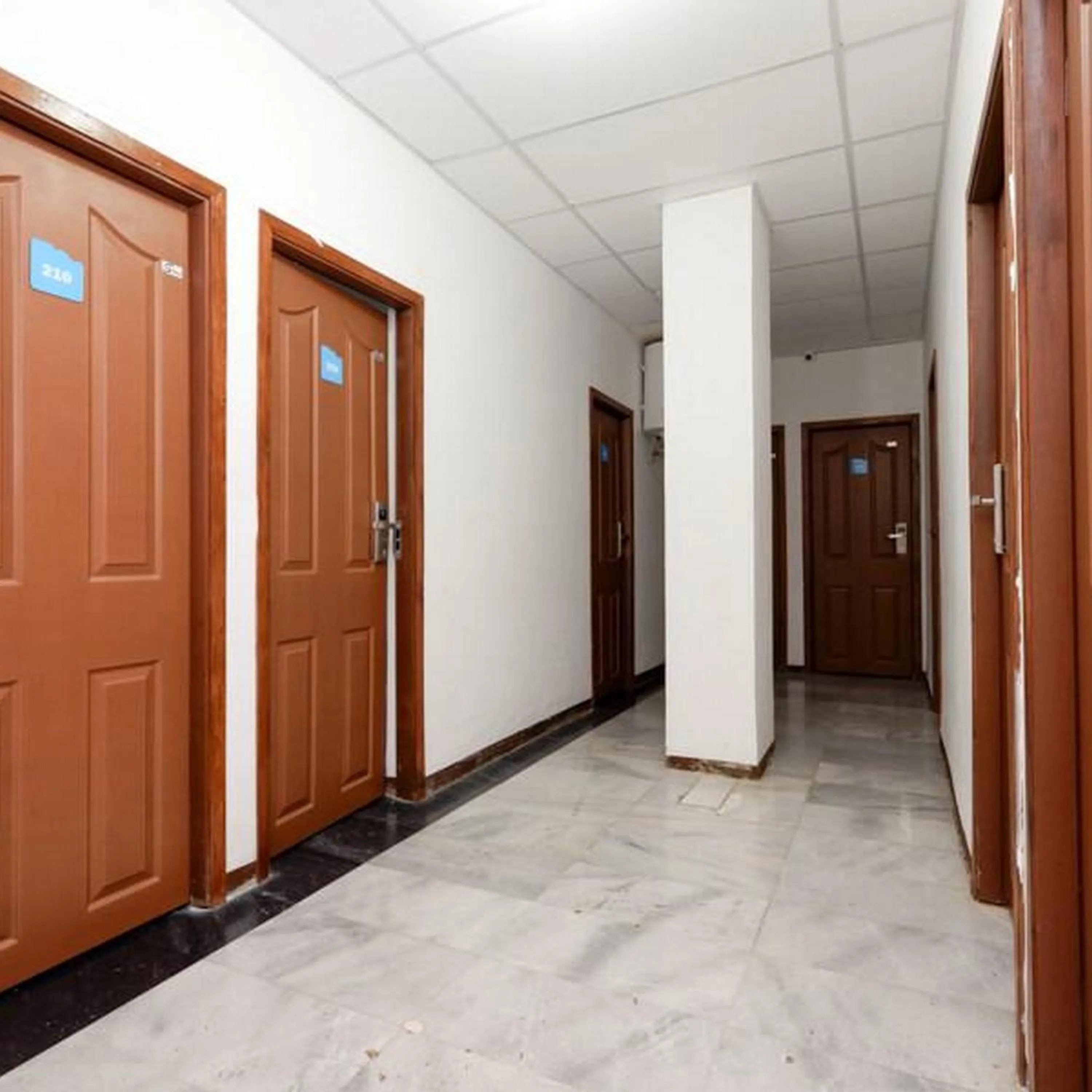Property building in RedDoorz Near Kota Lama Semarang