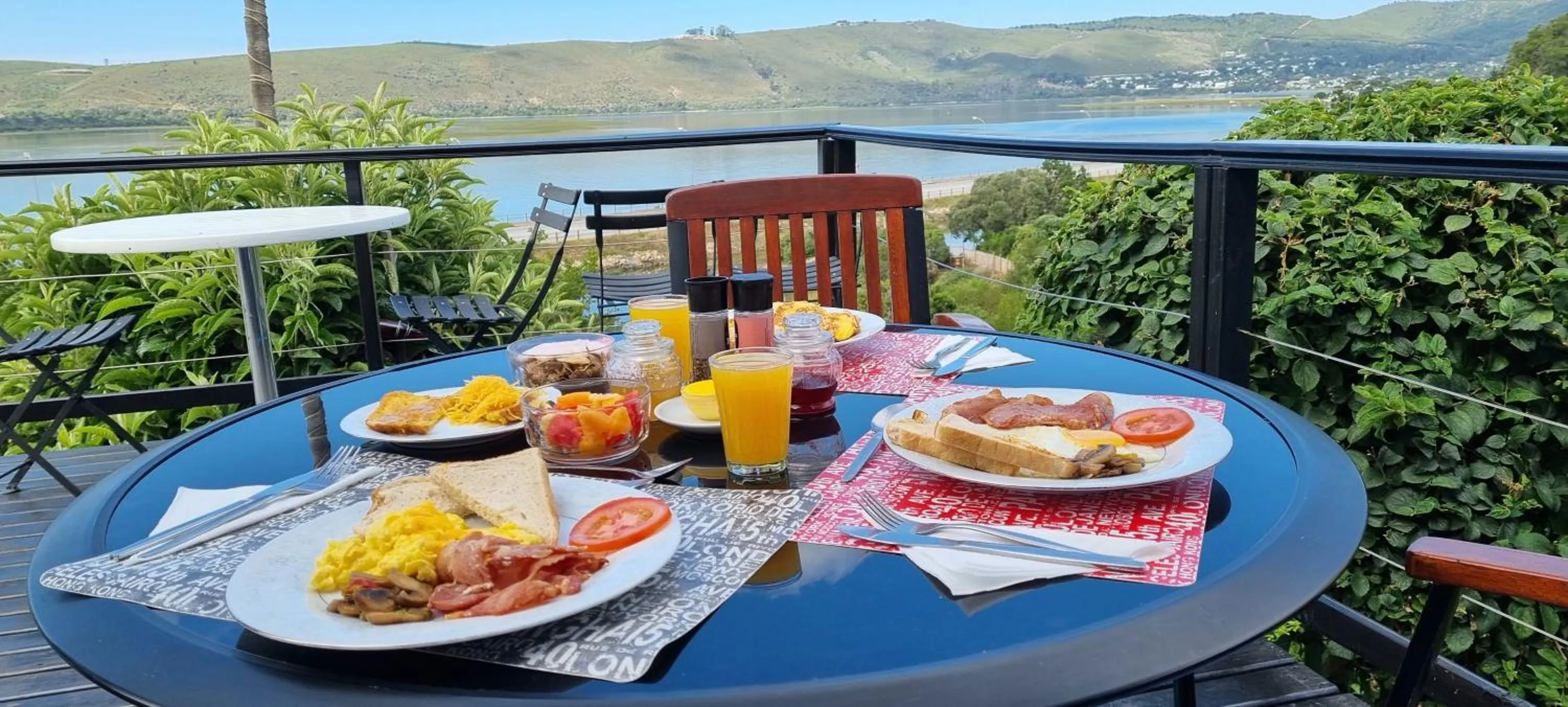 Breakfast in Lagoon Lodge