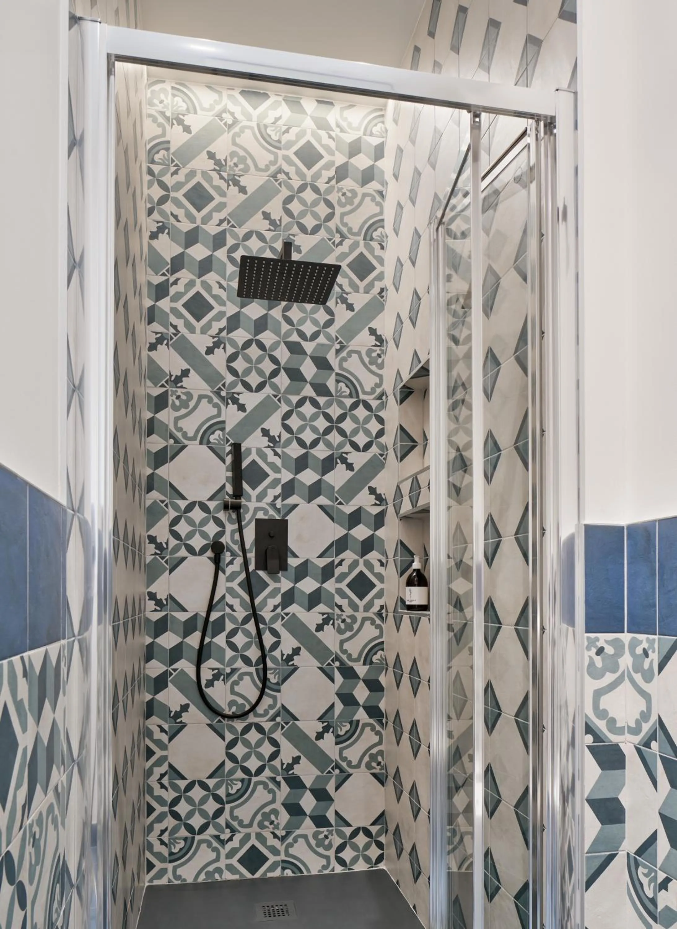 Bathroom in URBANAUTS STUDIOS Minelli