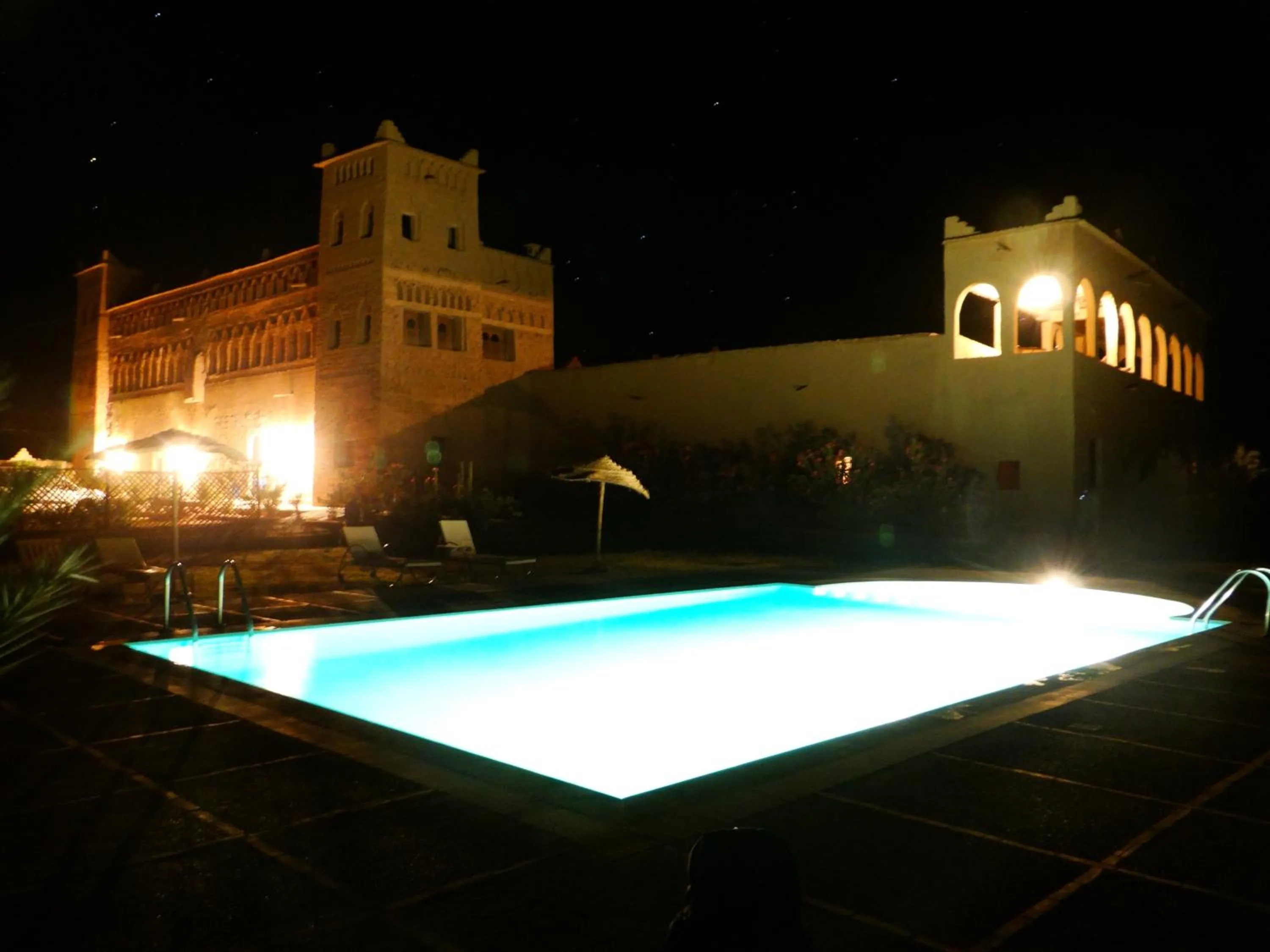 Swimming pool in Auberge Famille Benmoro