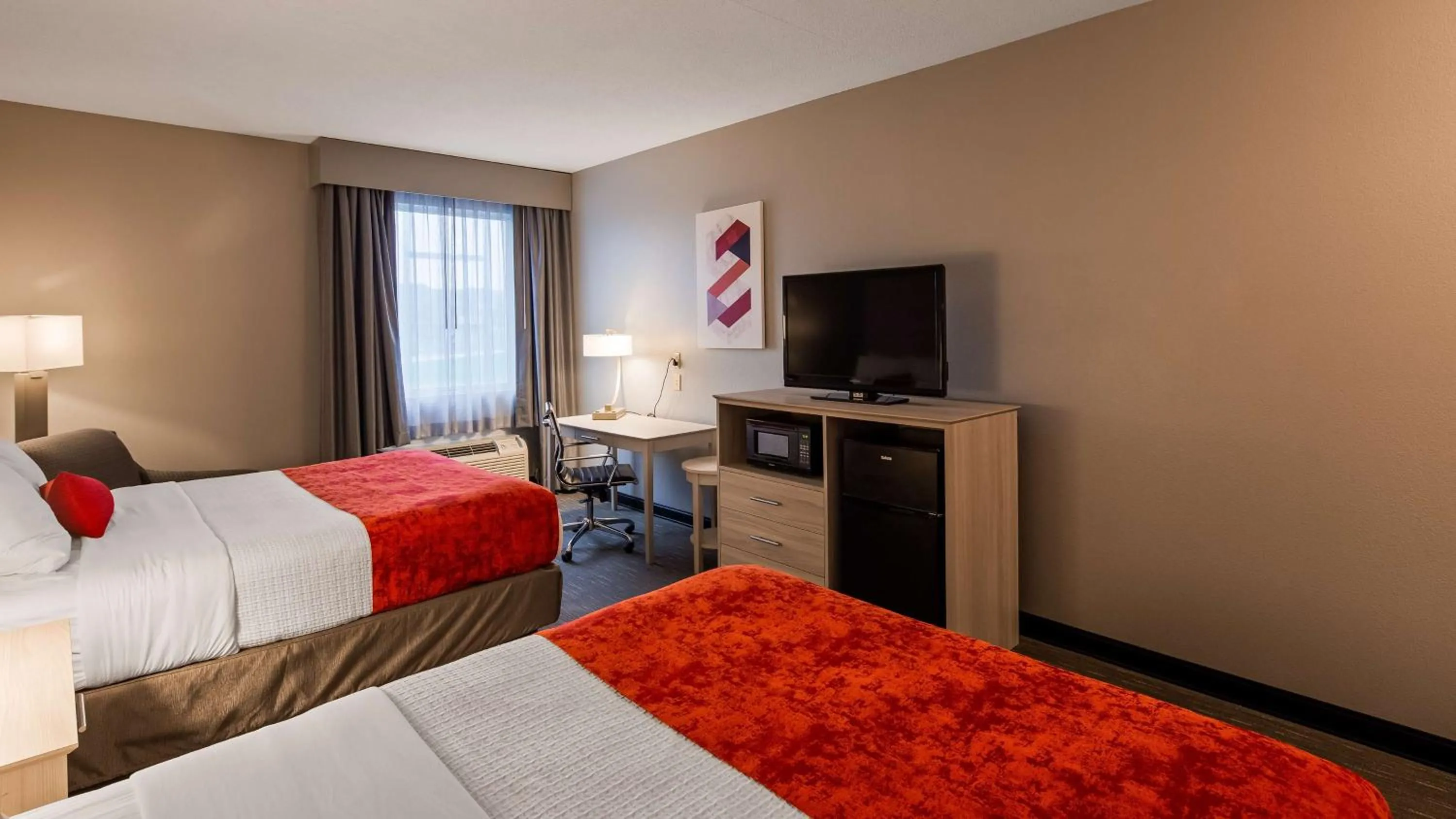 Bed in Best Western Plus New Cumberland