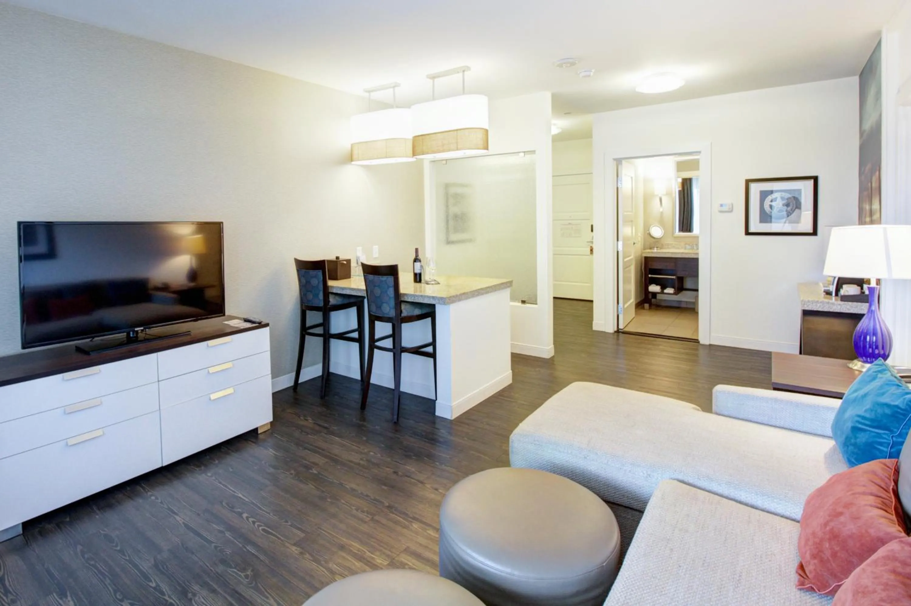 Photo of the whole room in Hotel Indigo Waco by IHG