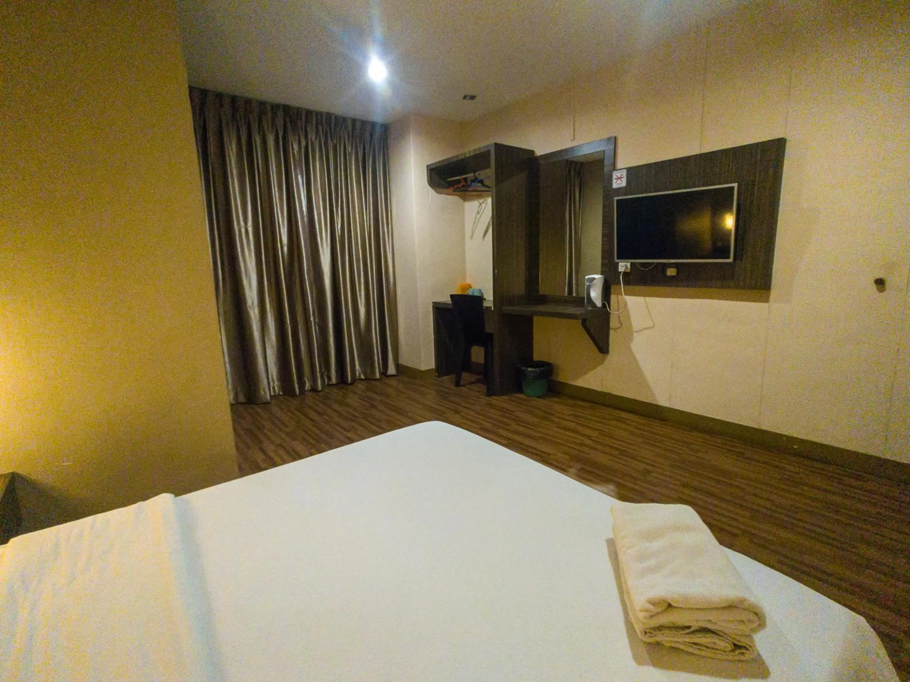Property building, Bed in V Hotel Johor Bahru
