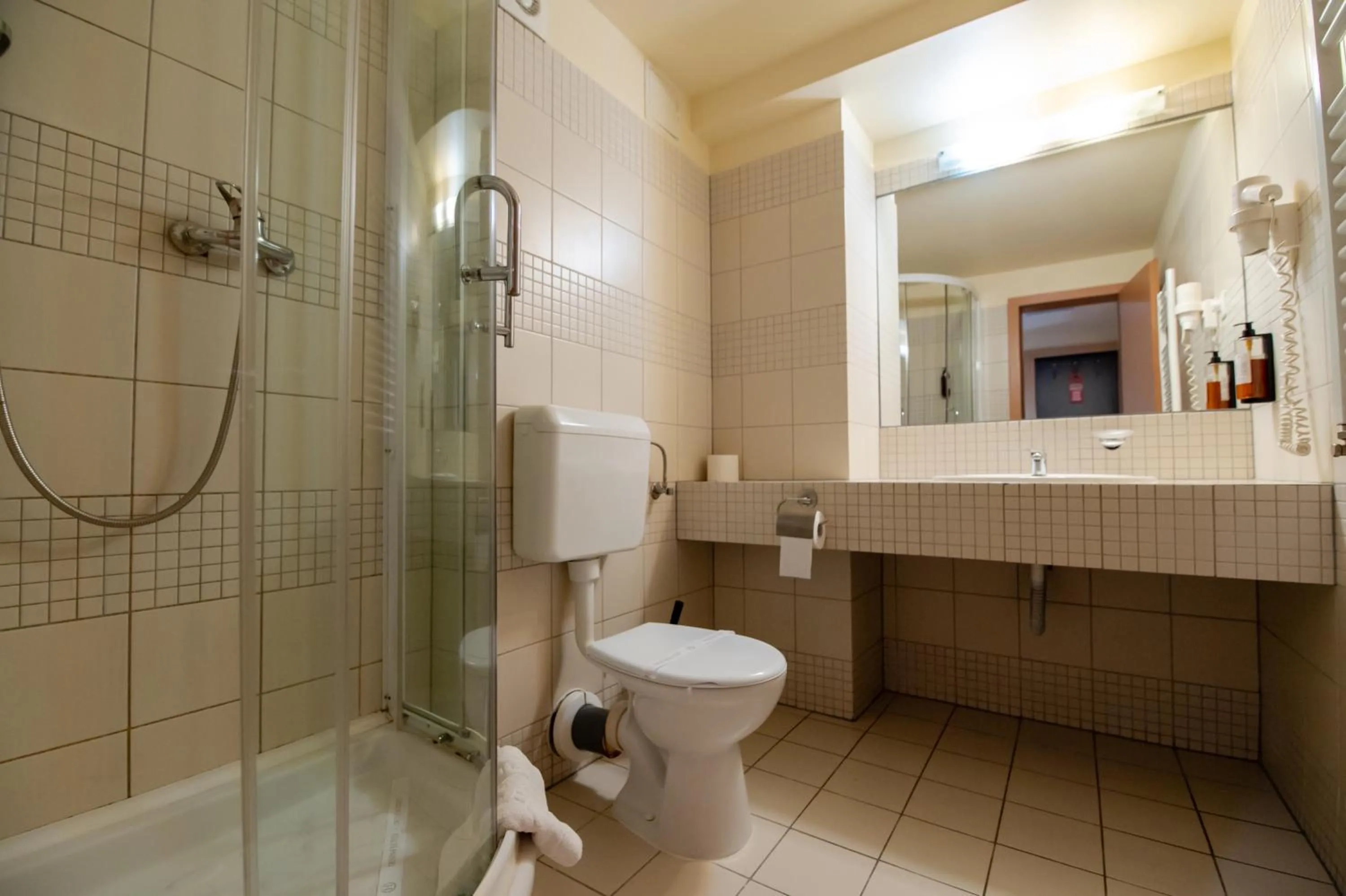 Bathroom in Hotel Oxford By TimHotels