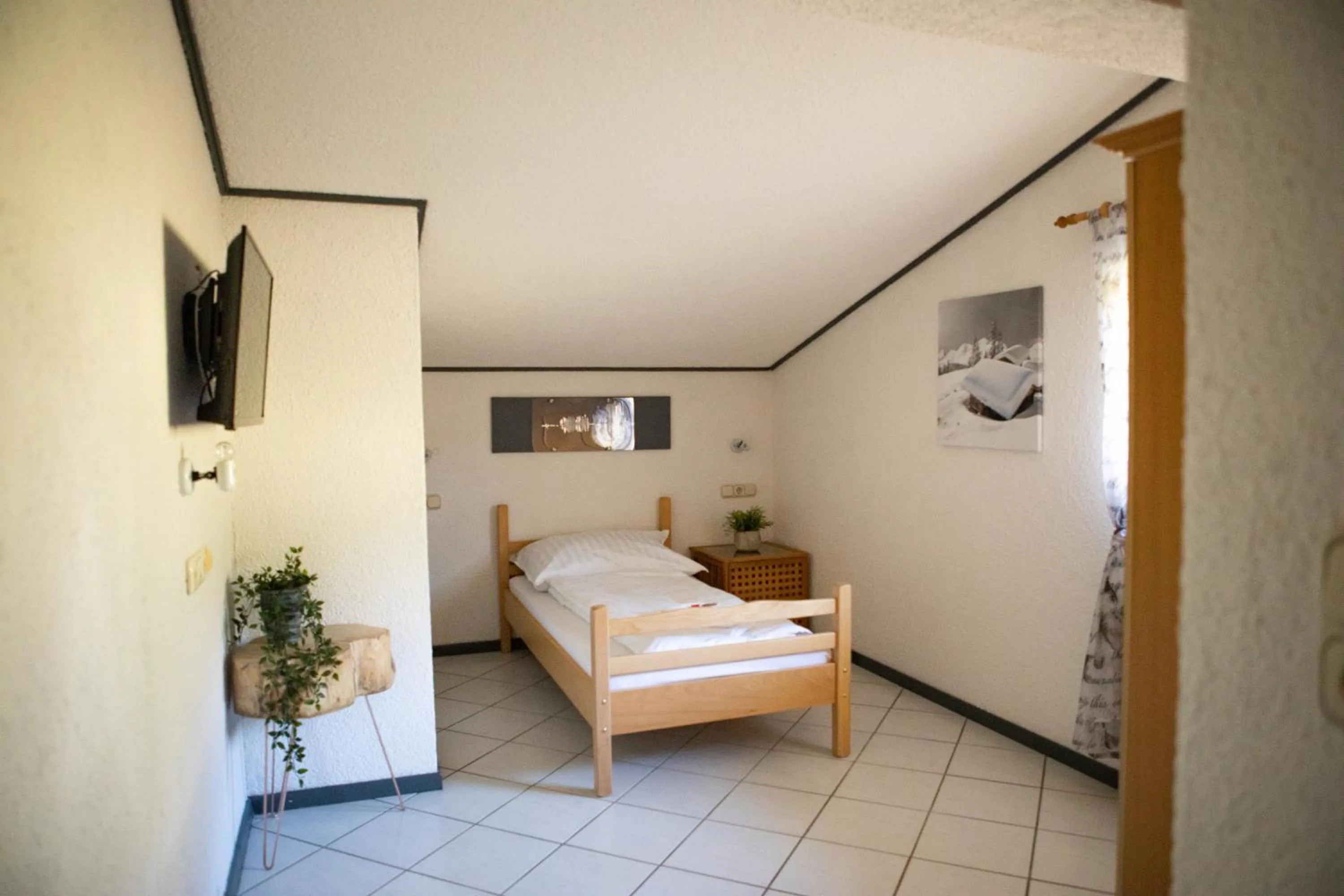 Single Room in Hotel Wildrose