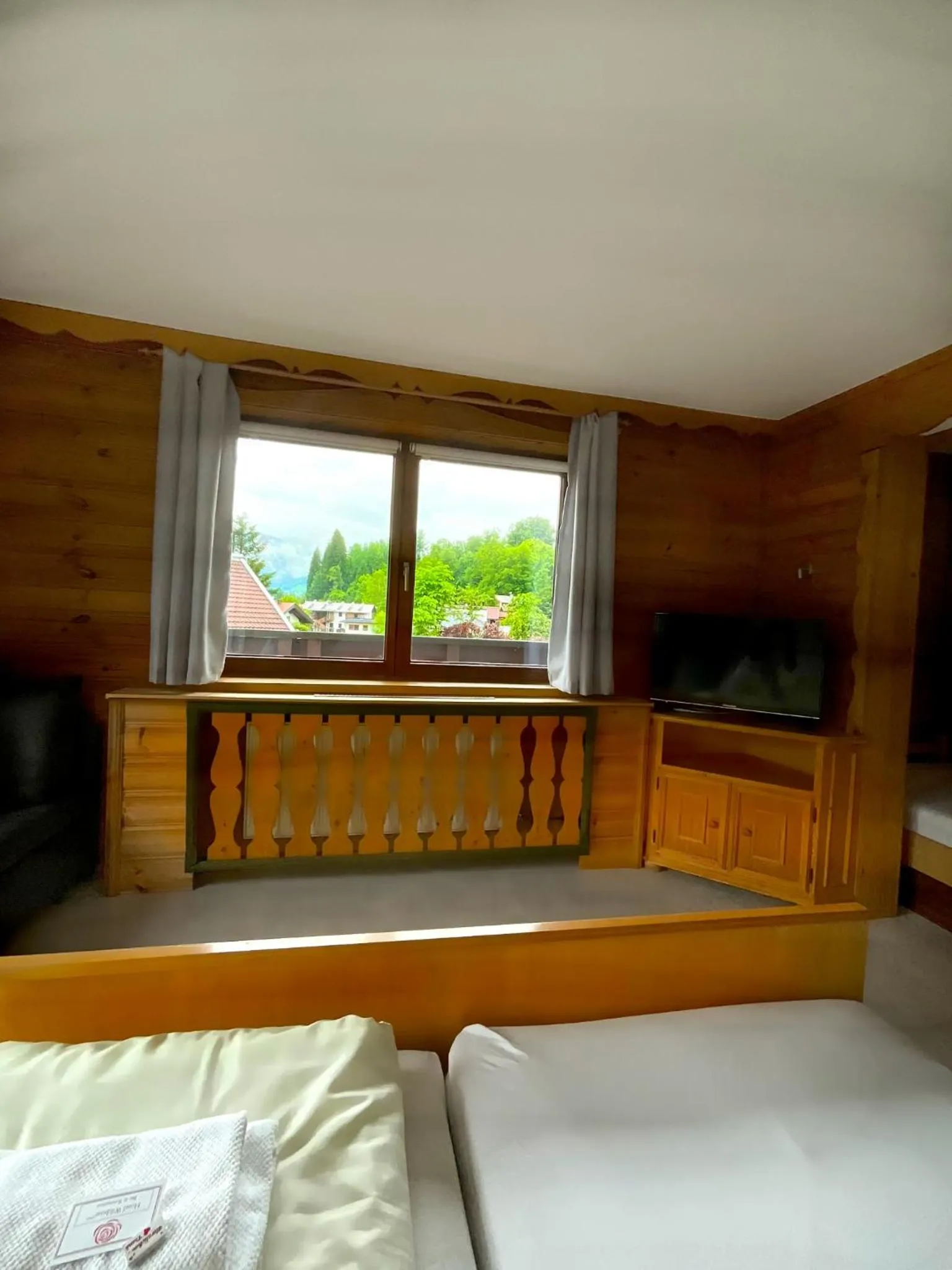 TV and multimedia, Bed in Hotel Wildrose