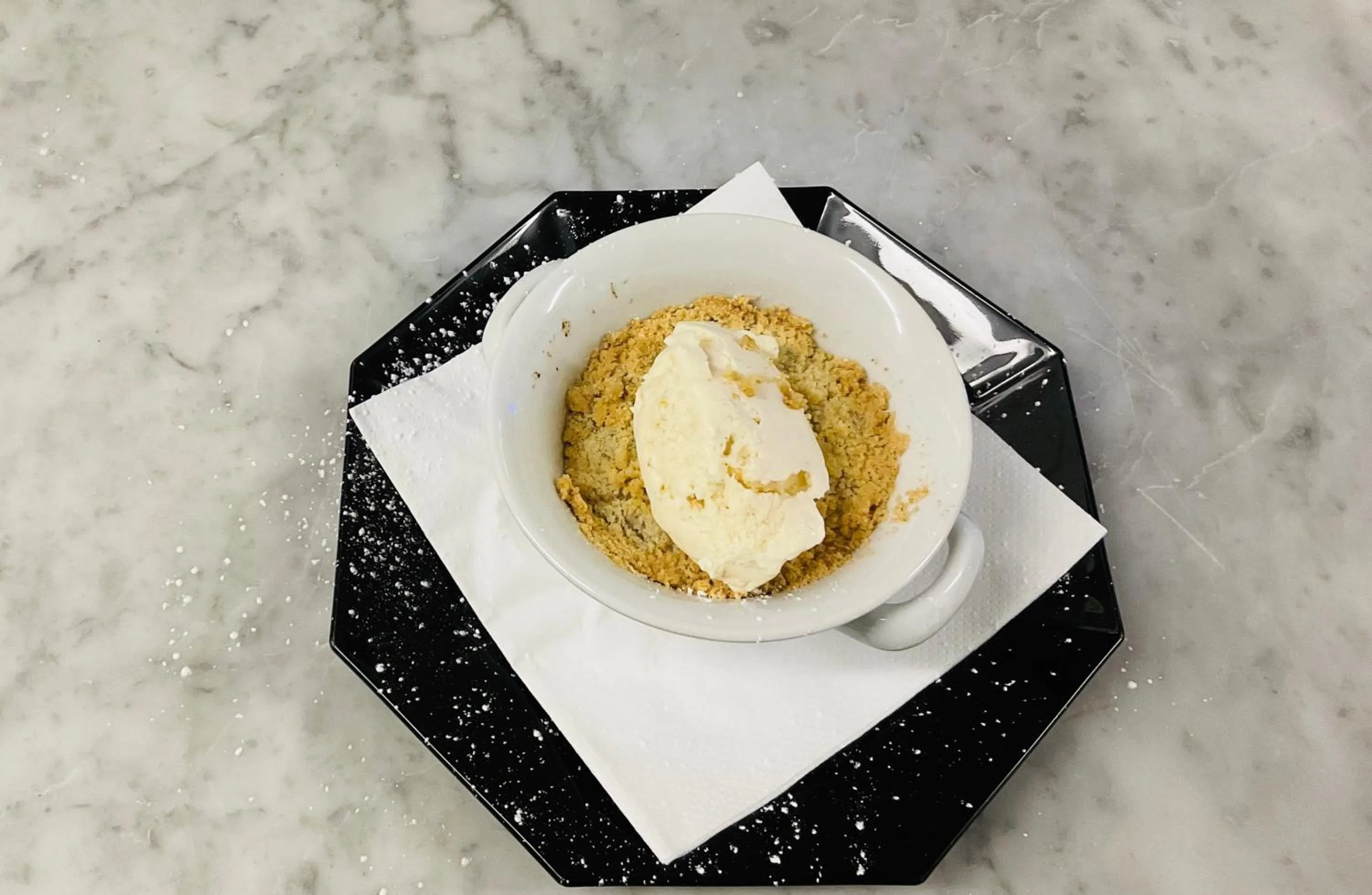 Restaurant/places to eat in Hotel Wildrose