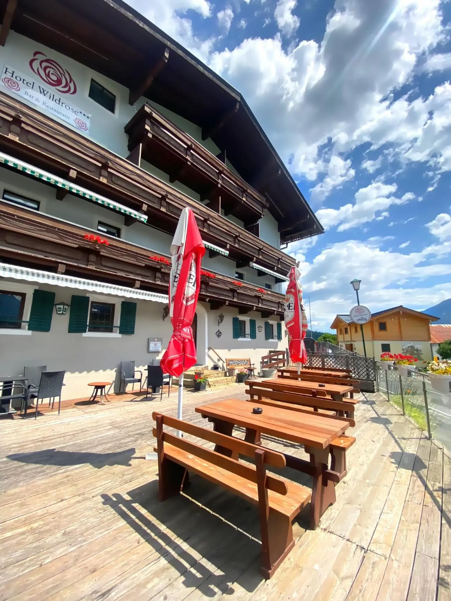 Property building in Hotel Wildrose