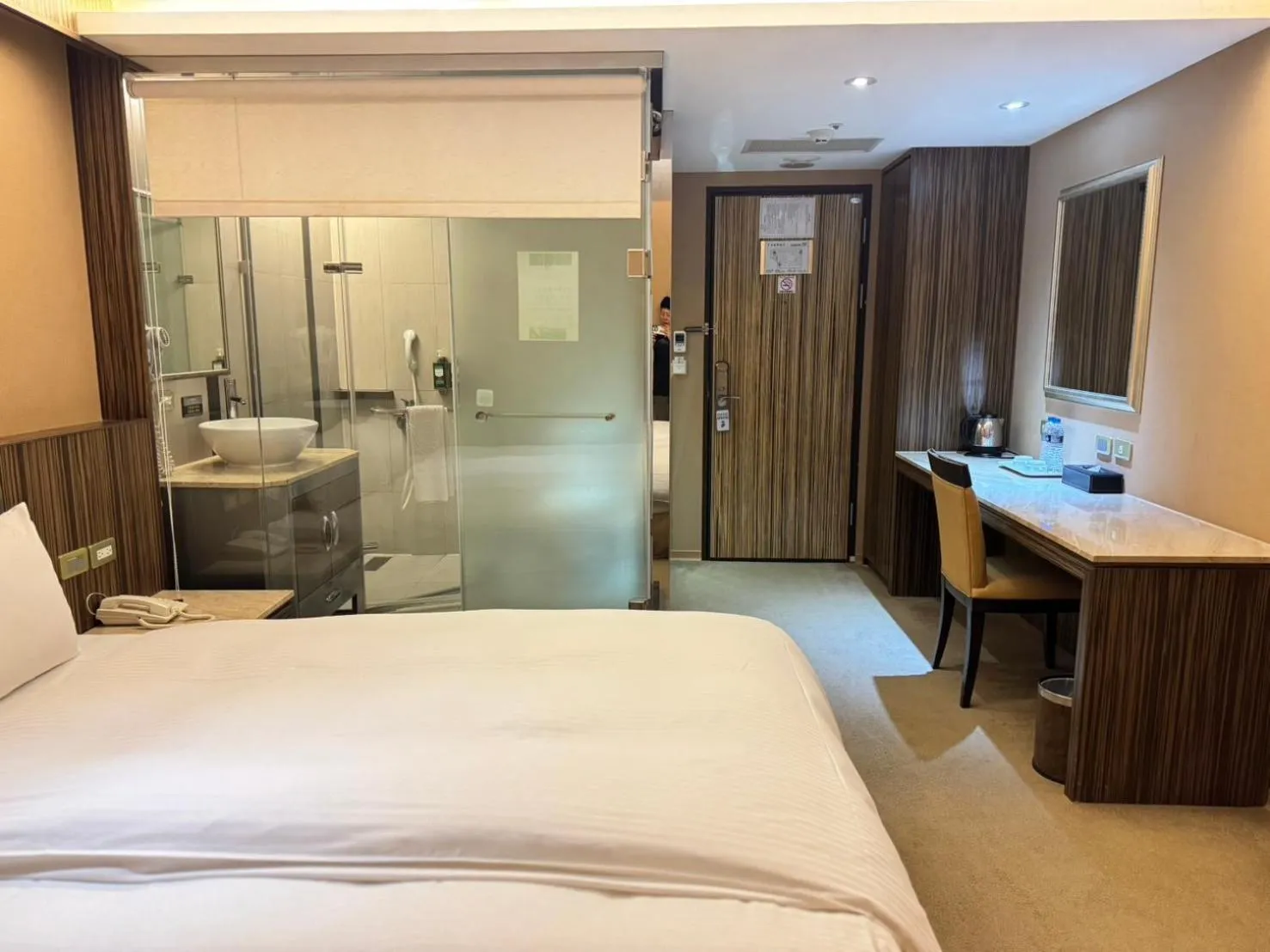 Shower, Bed in 友愛京賞國際大飯店 Yoai Jing Shang Hotel