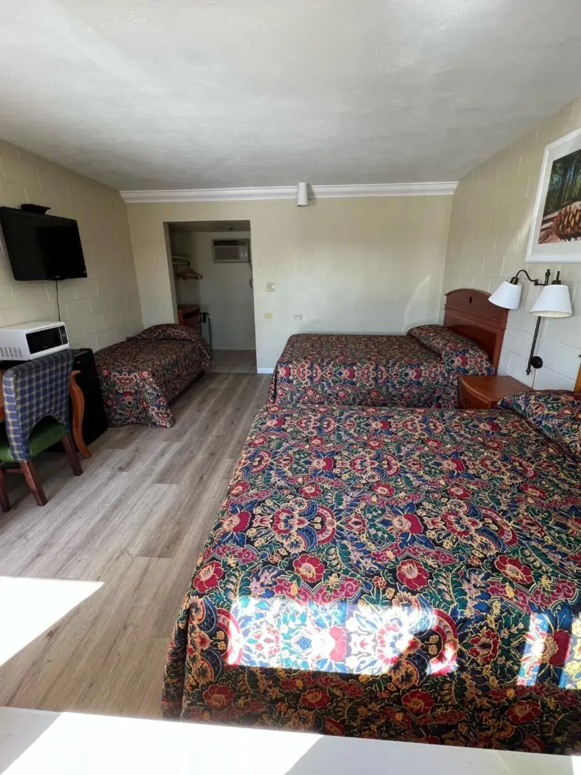 Family Room in Village Inn Family Room in Village Inn