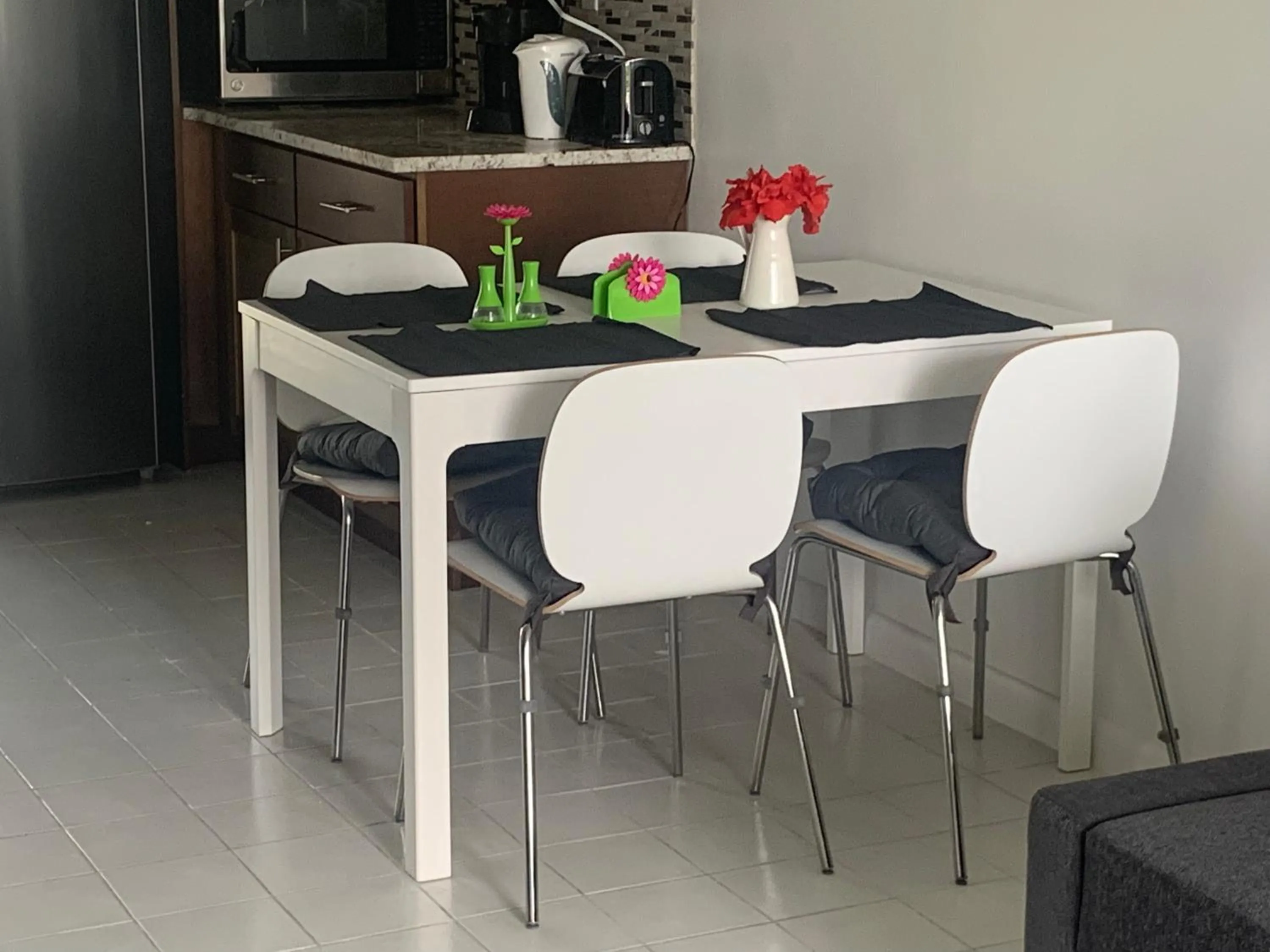 Coffee/tea facilities in Obera Beach #105