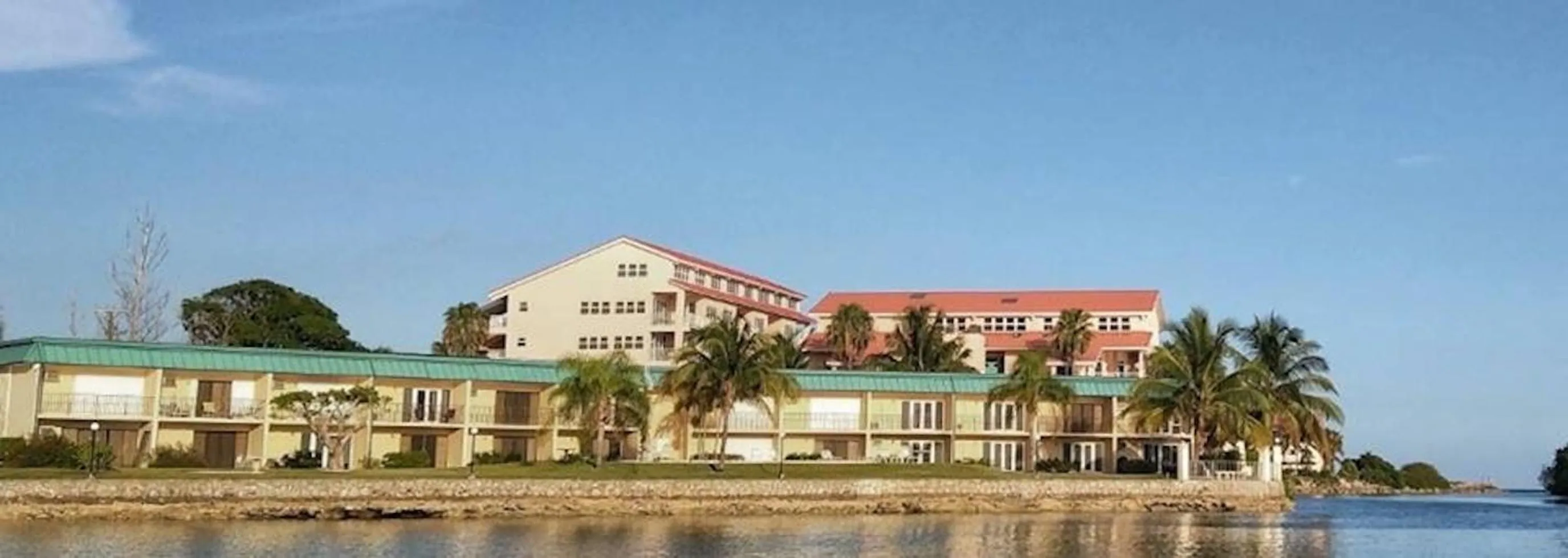 Property building in Obera Beach #105