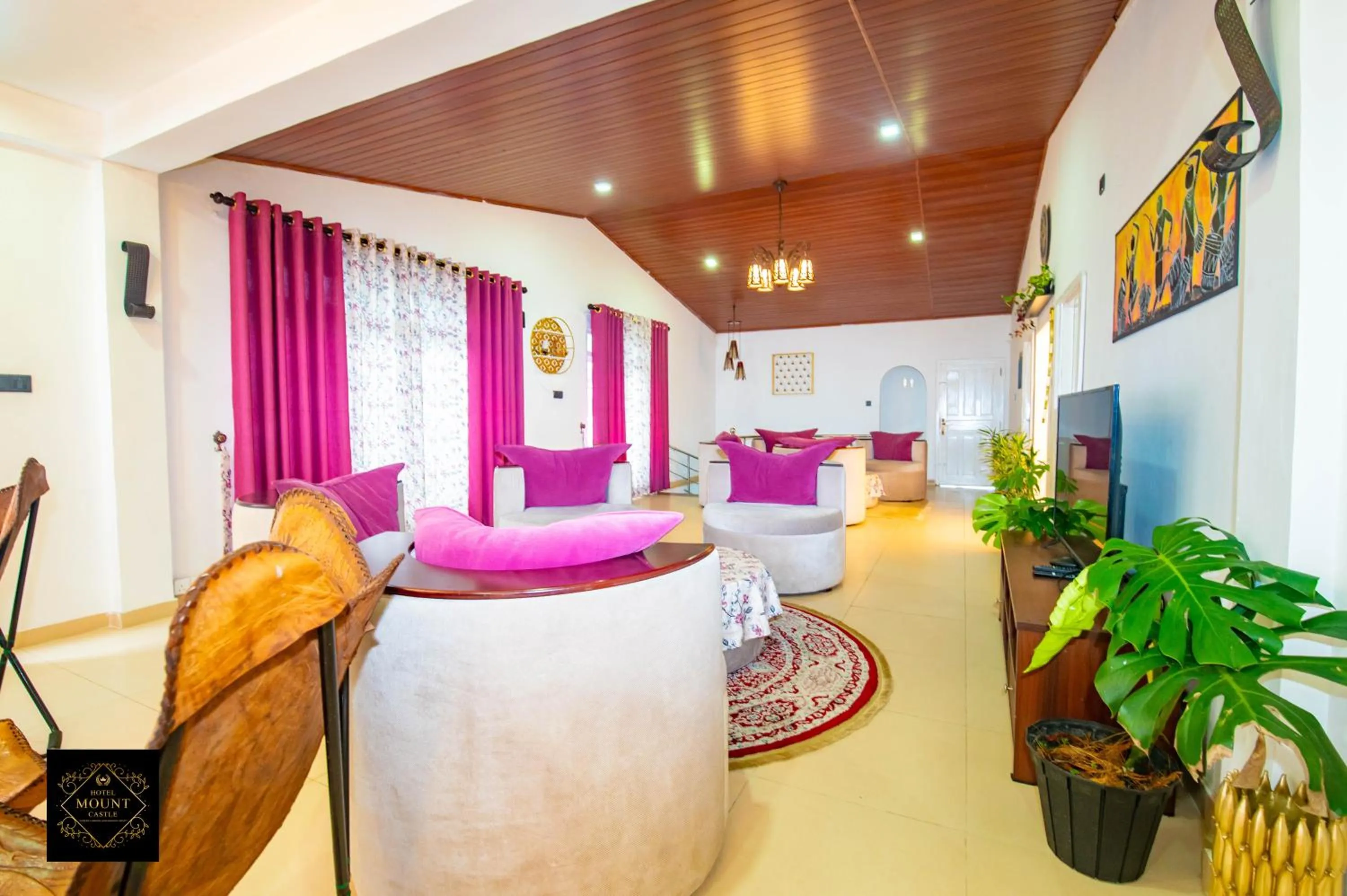 Seating area in Hotel Mount Castle