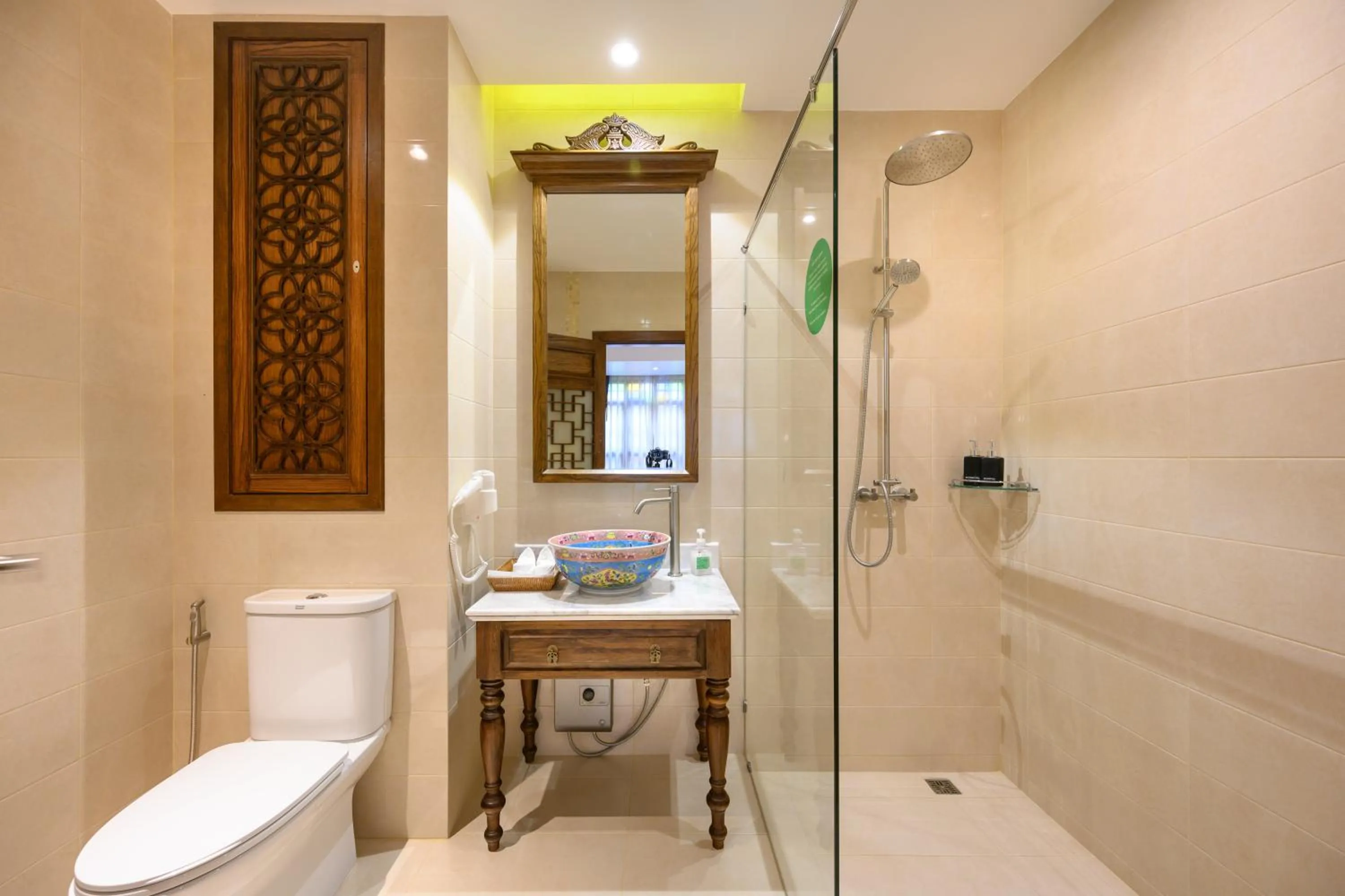 Shower in WOO Gallery & Boutique hotel