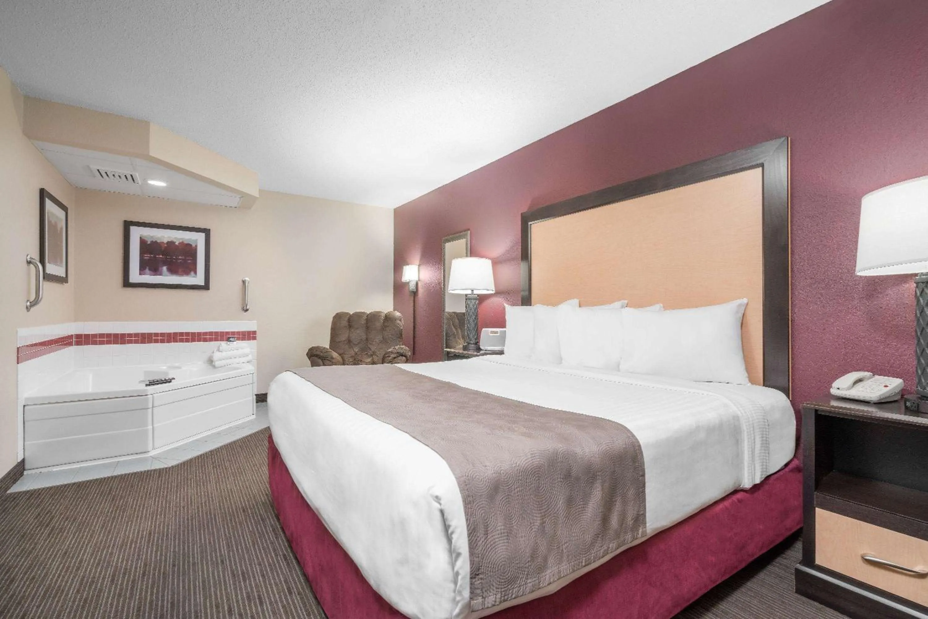 Photo of the whole room, Bed in AmericInn by Wyndham Detroit Lakes