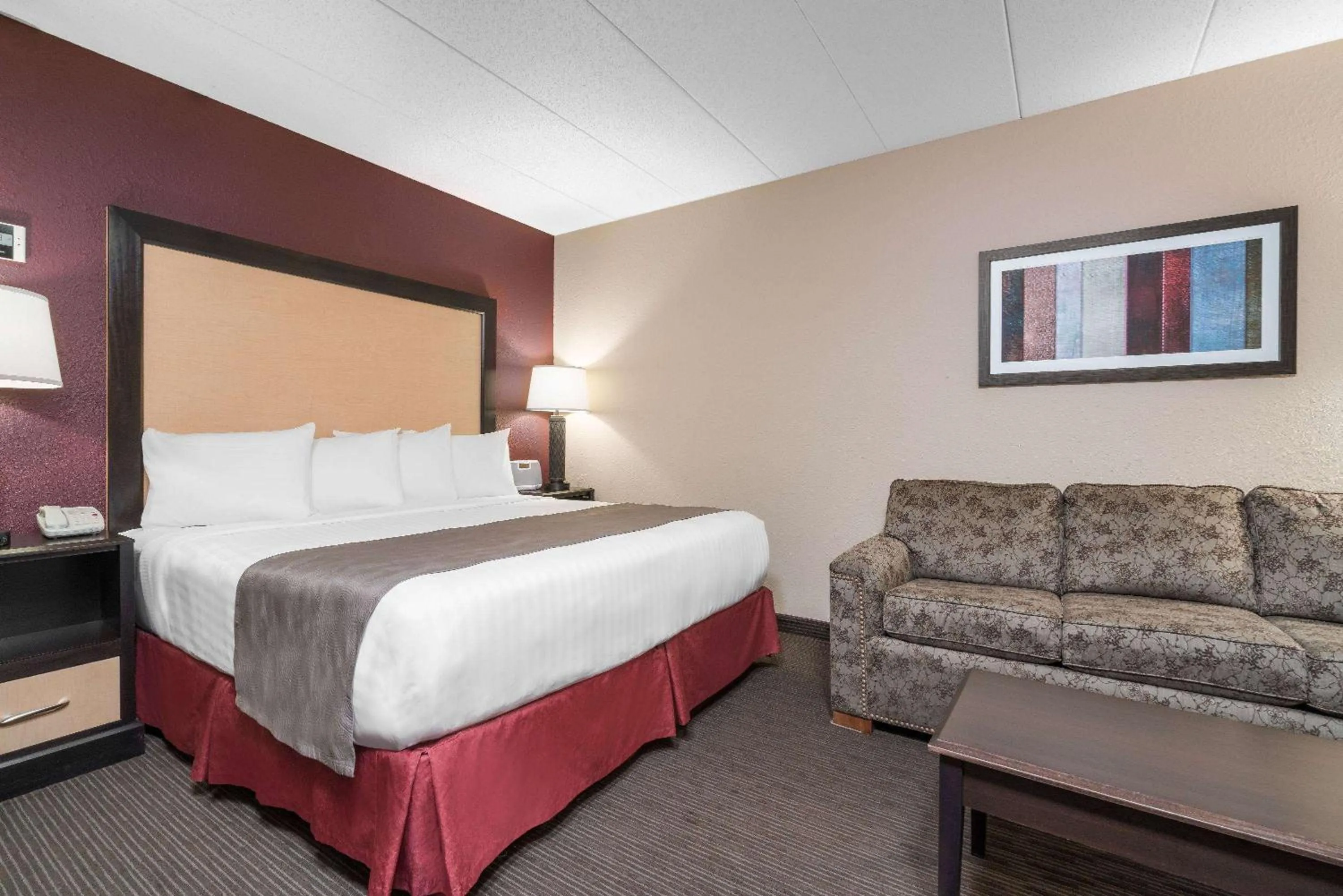 Photo of the whole room, Bed in AmericInn by Wyndham Detroit Lakes