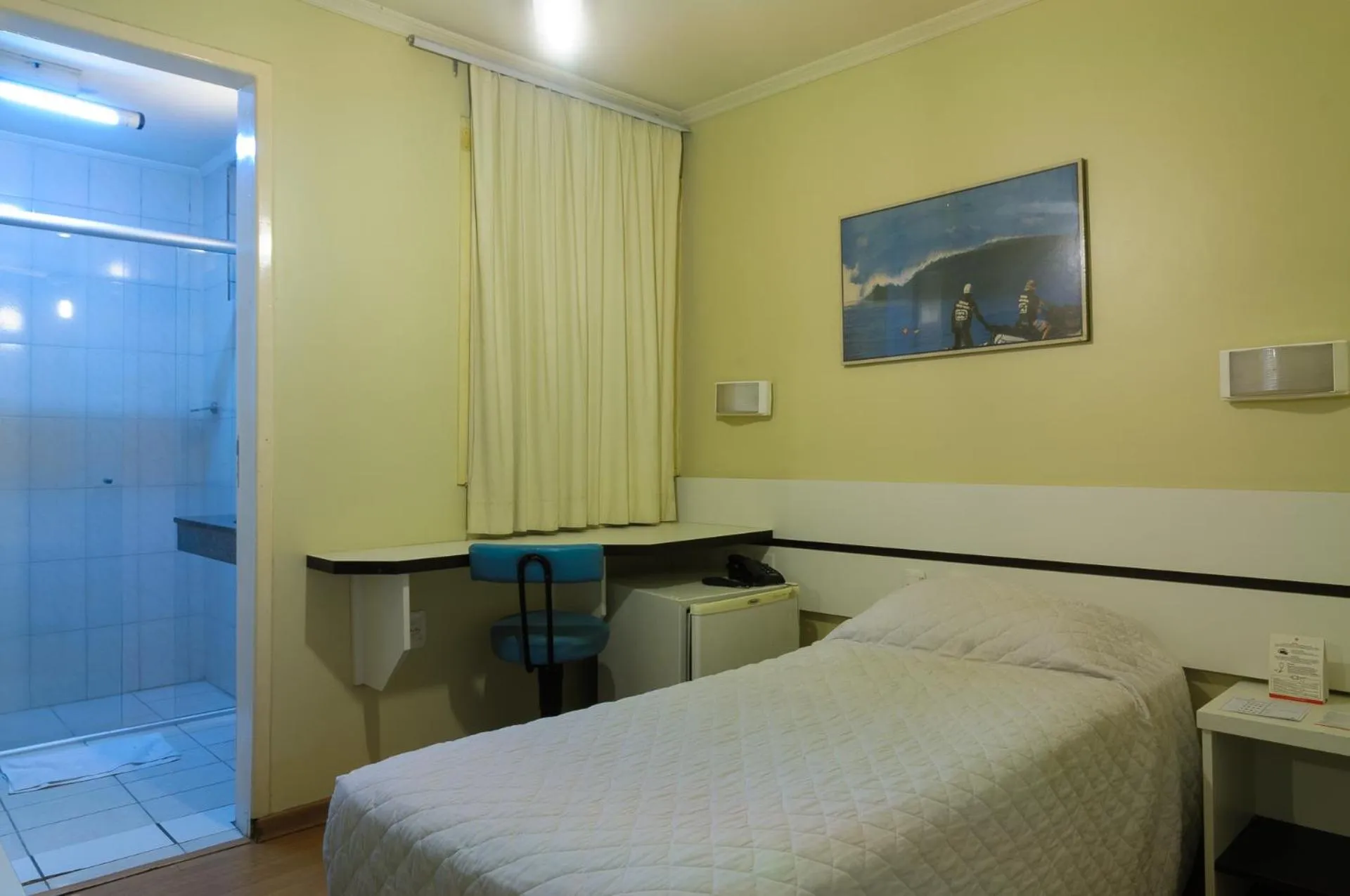 Bed in Hotel Elevado