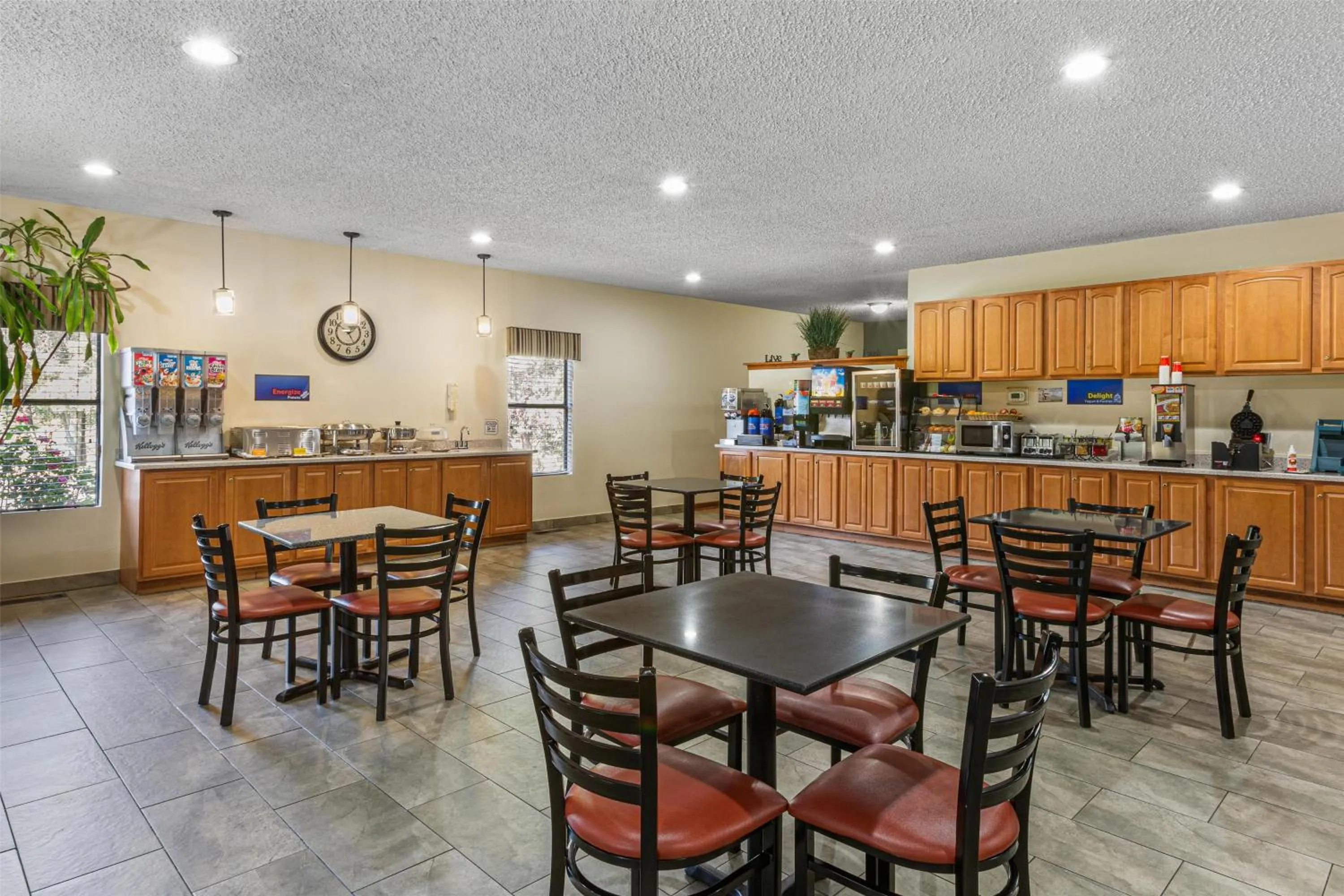 Breakfast in Best Western Pine Springs Inn