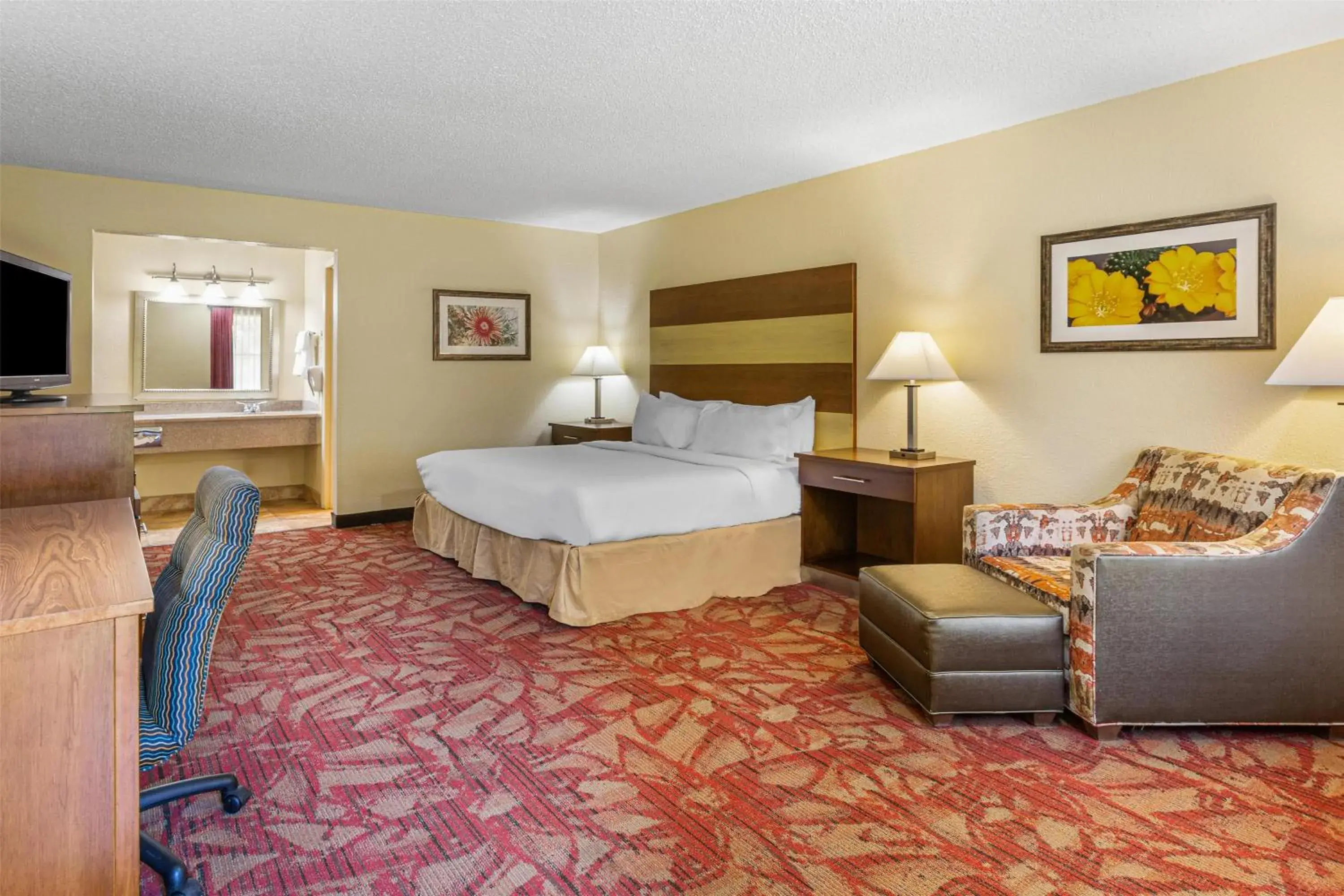 King Room with Court View - Non-Smoking in Best Western Pine Springs Inn King Room with Court View - Non-Smoking in Best Western Pine Springs Inn